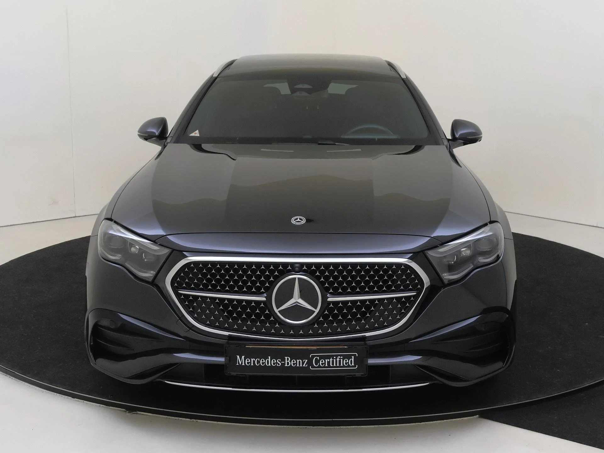 Mercedes-Benz-E-Klasse-image-5