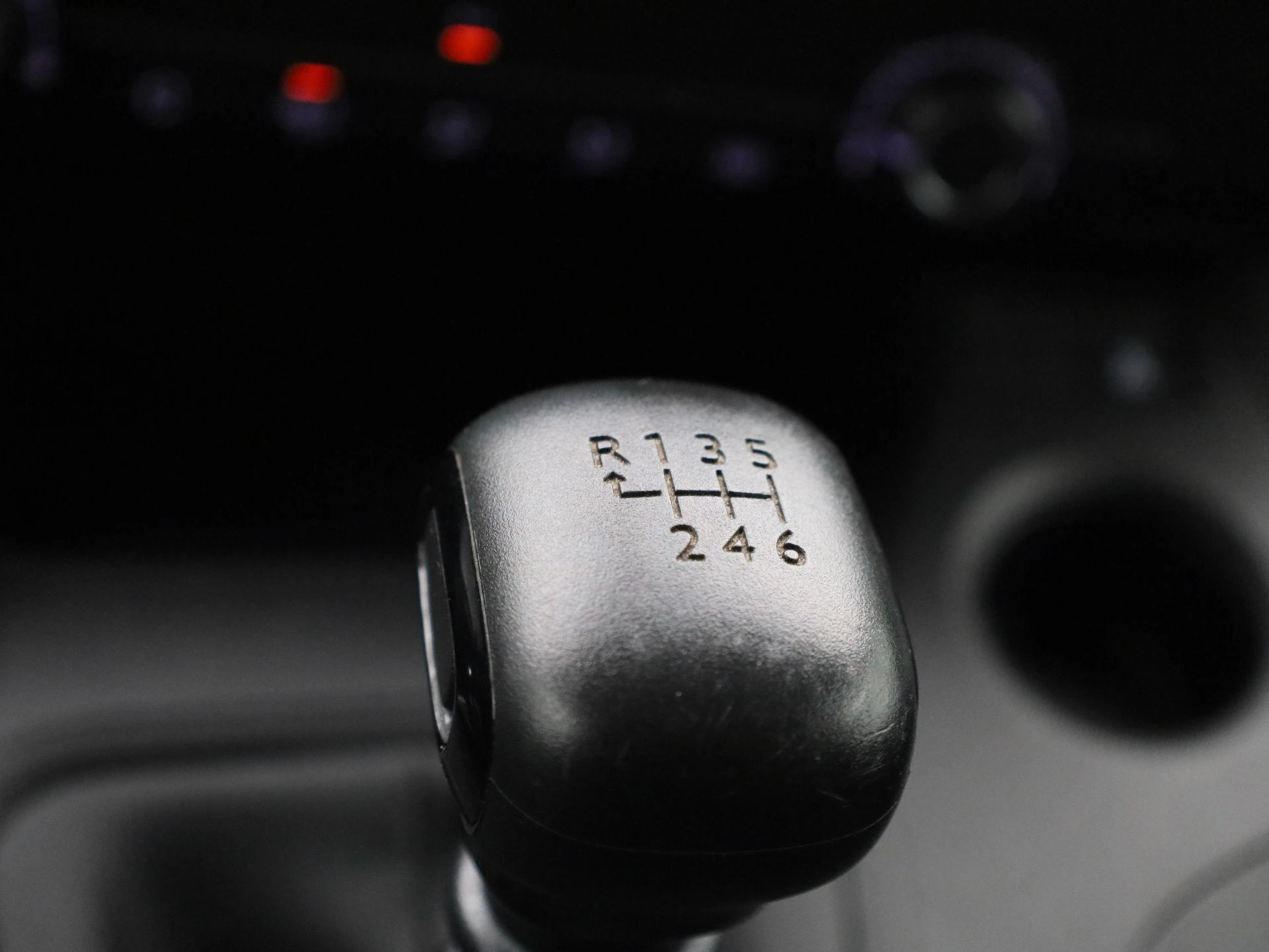 Opel-Combo Life-image-24