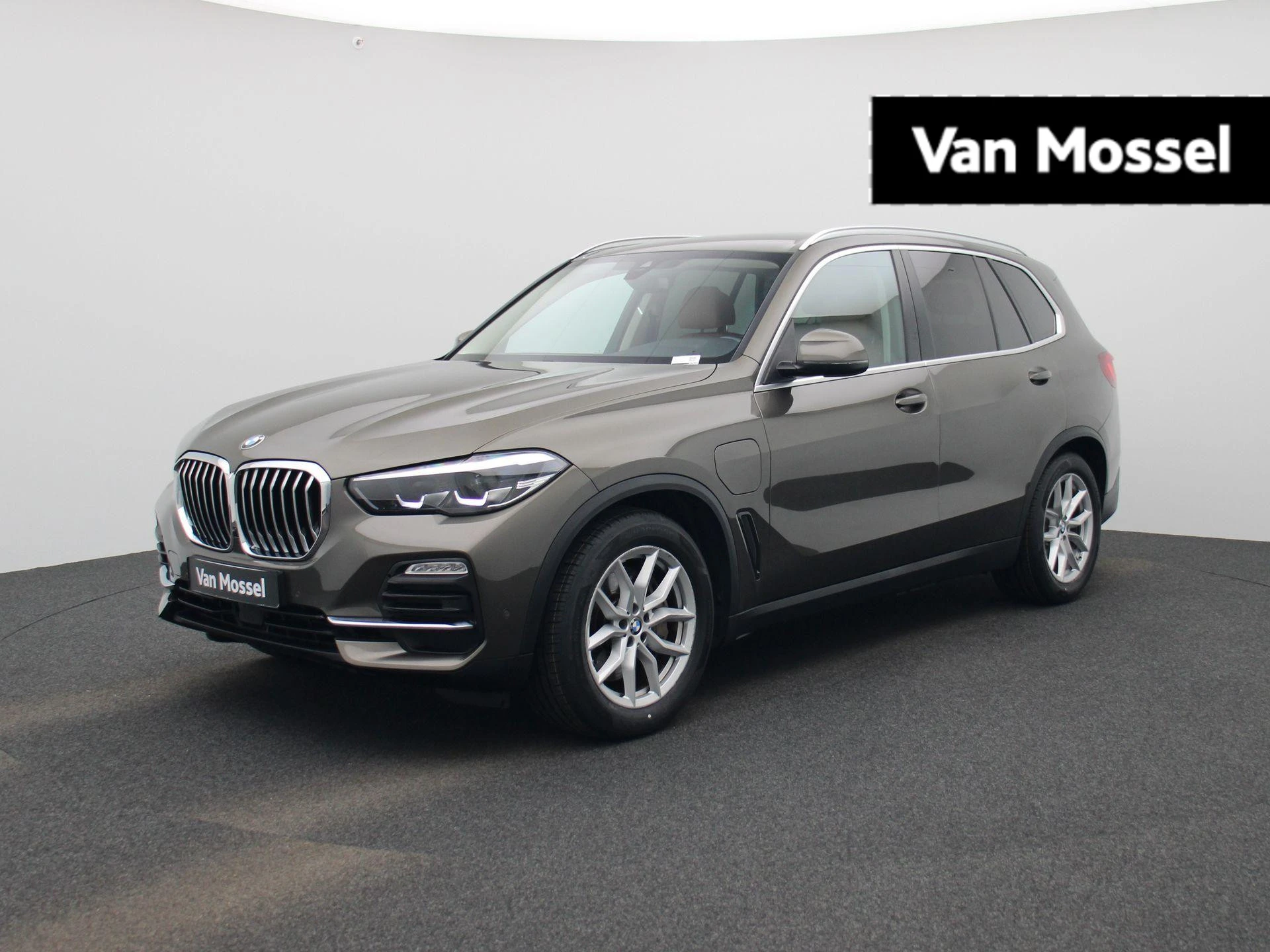 BMW-X5-image-0