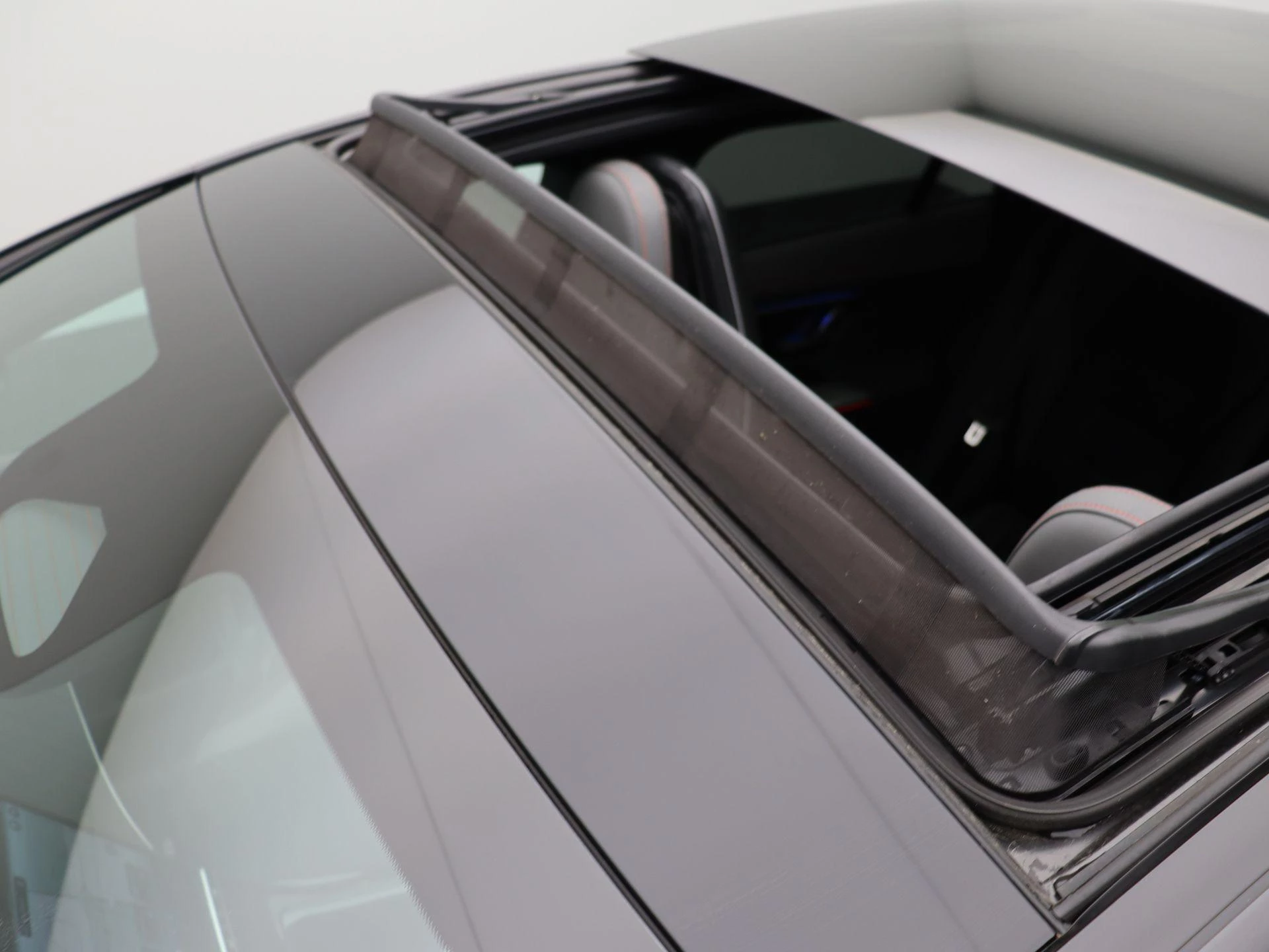 Mercedes-Benz-EQE-image-15