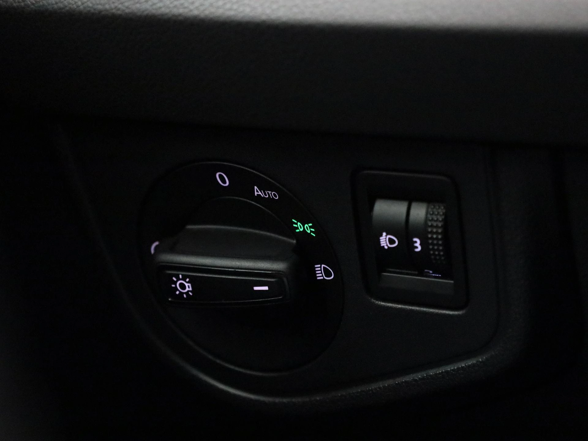 Volkswagen-Polo-image-17