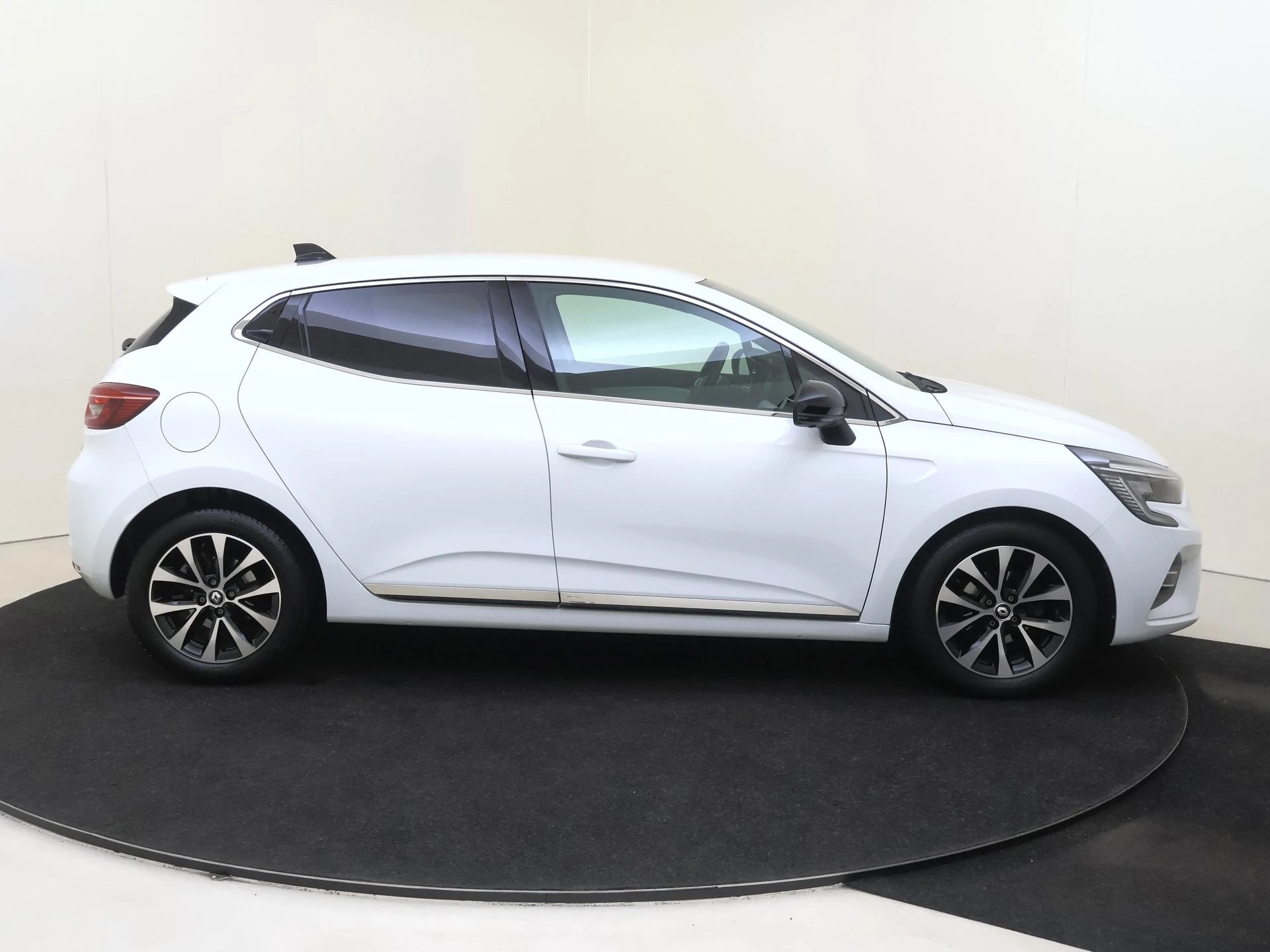 Renault-Clio-image-7