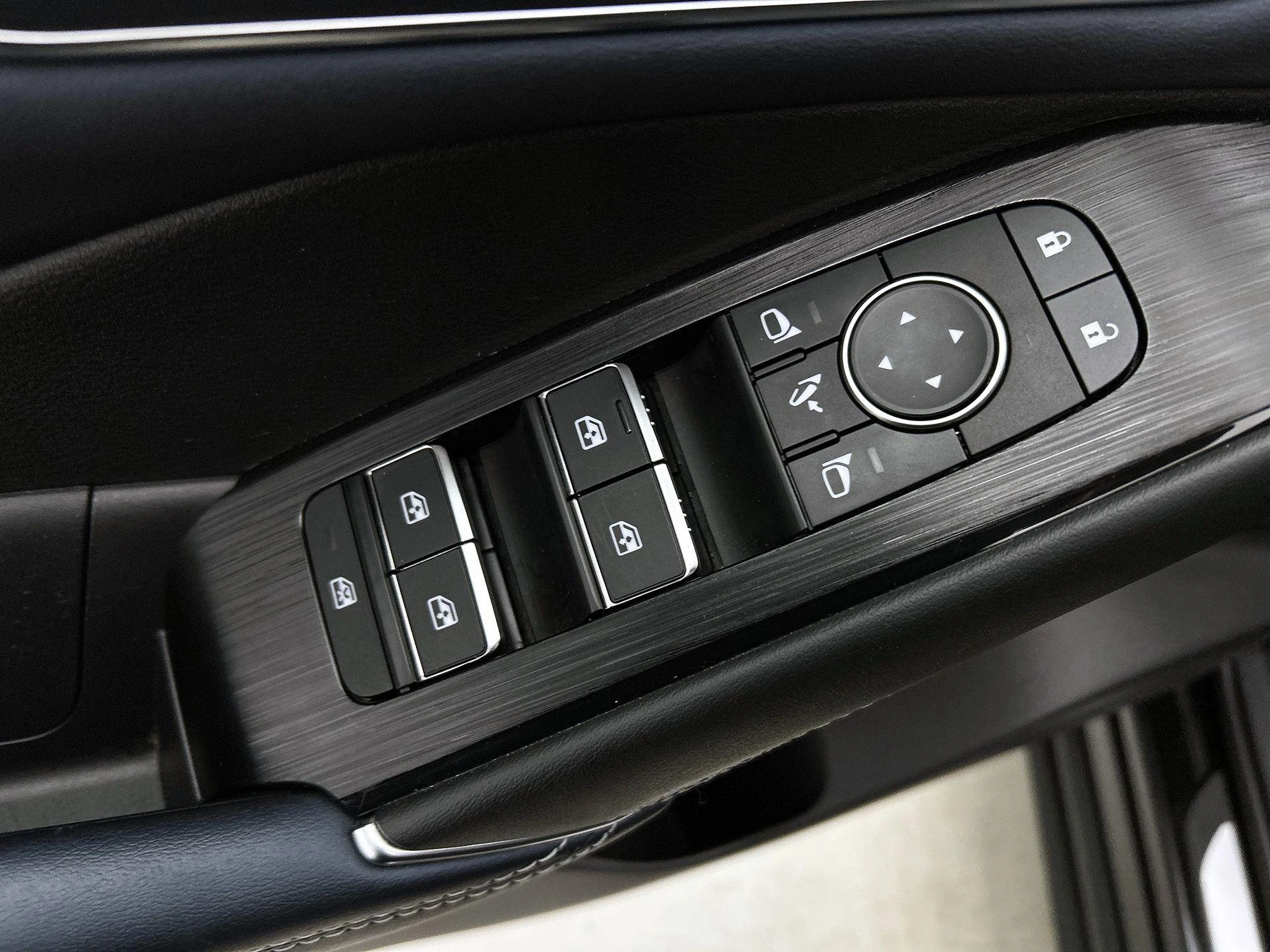 Nissan-QASHQAI-image-40