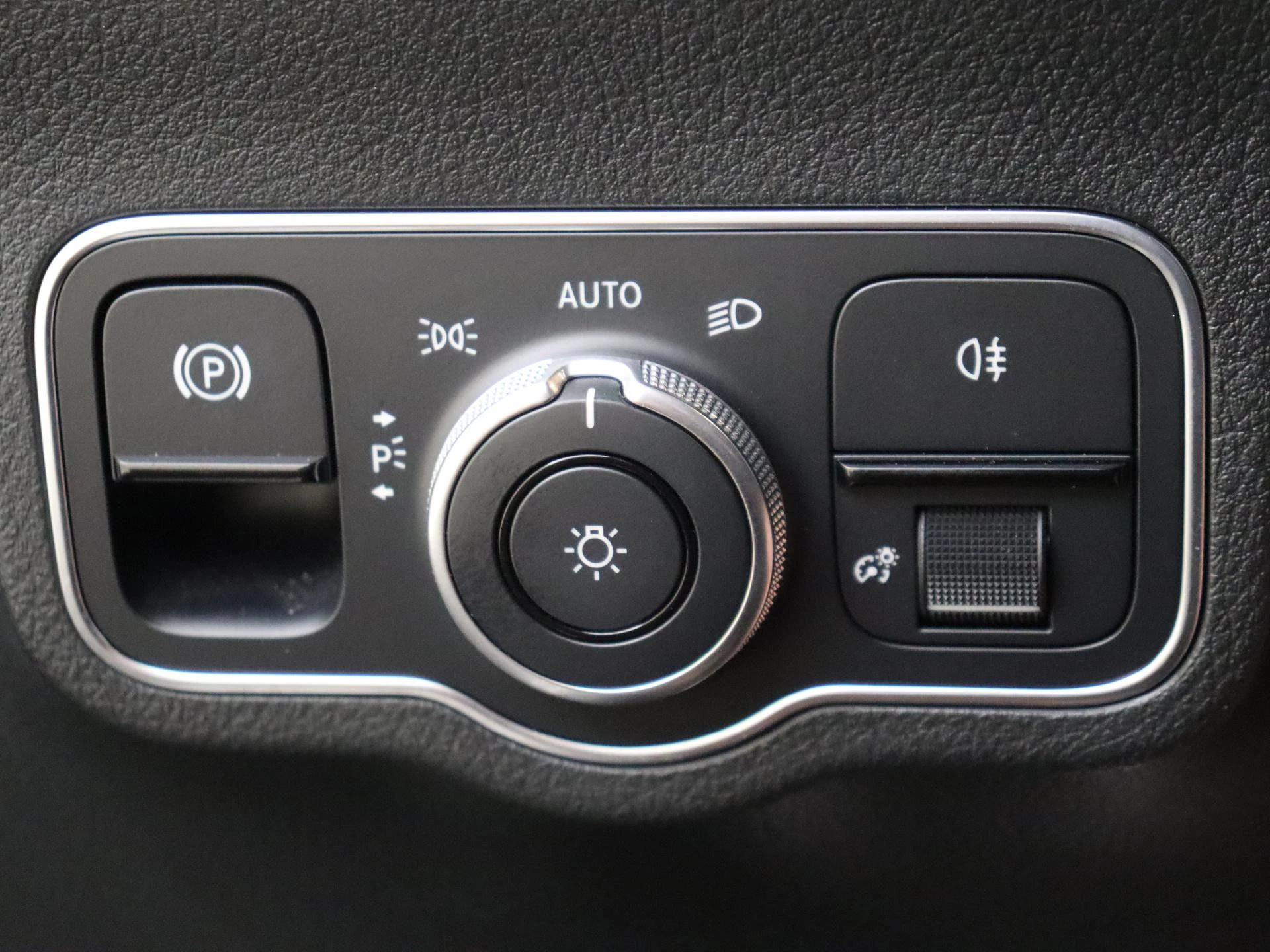 Mercedes-Benz-B-Klasse-image-23