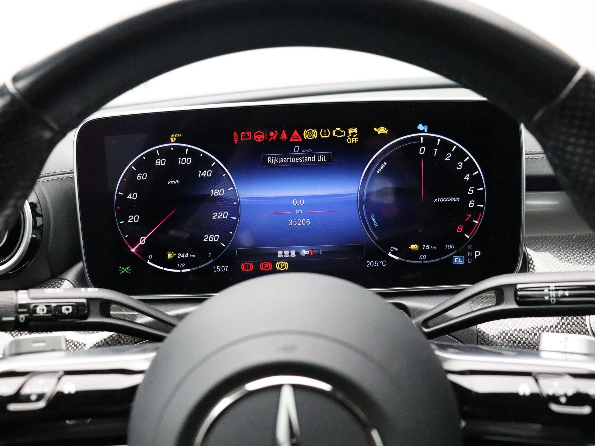 Mercedes-Benz-C-Klasse-image-17