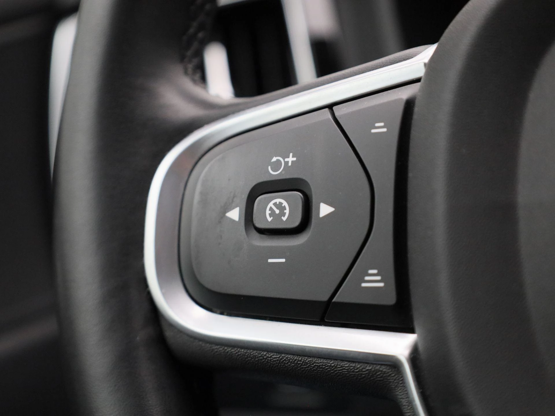 Volvo XC60 B4 D Geartronic Momentum Pro