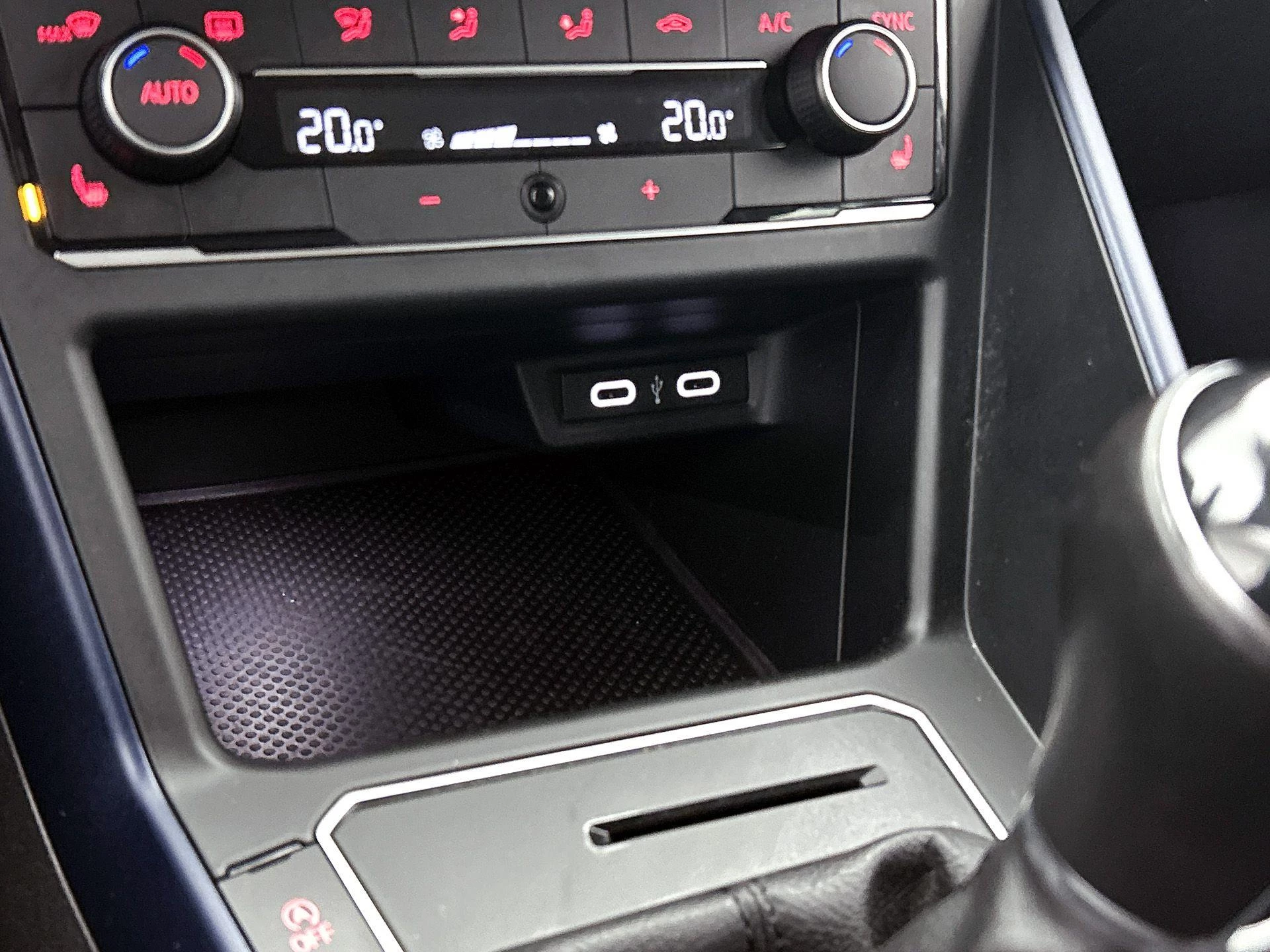 Volkswagen-Polo-image-30