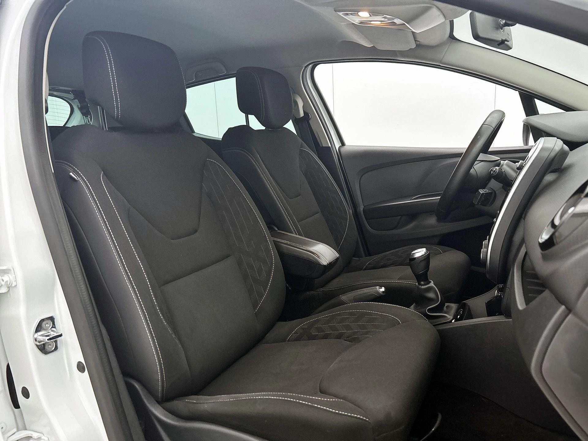 Renault-Clio-image-34