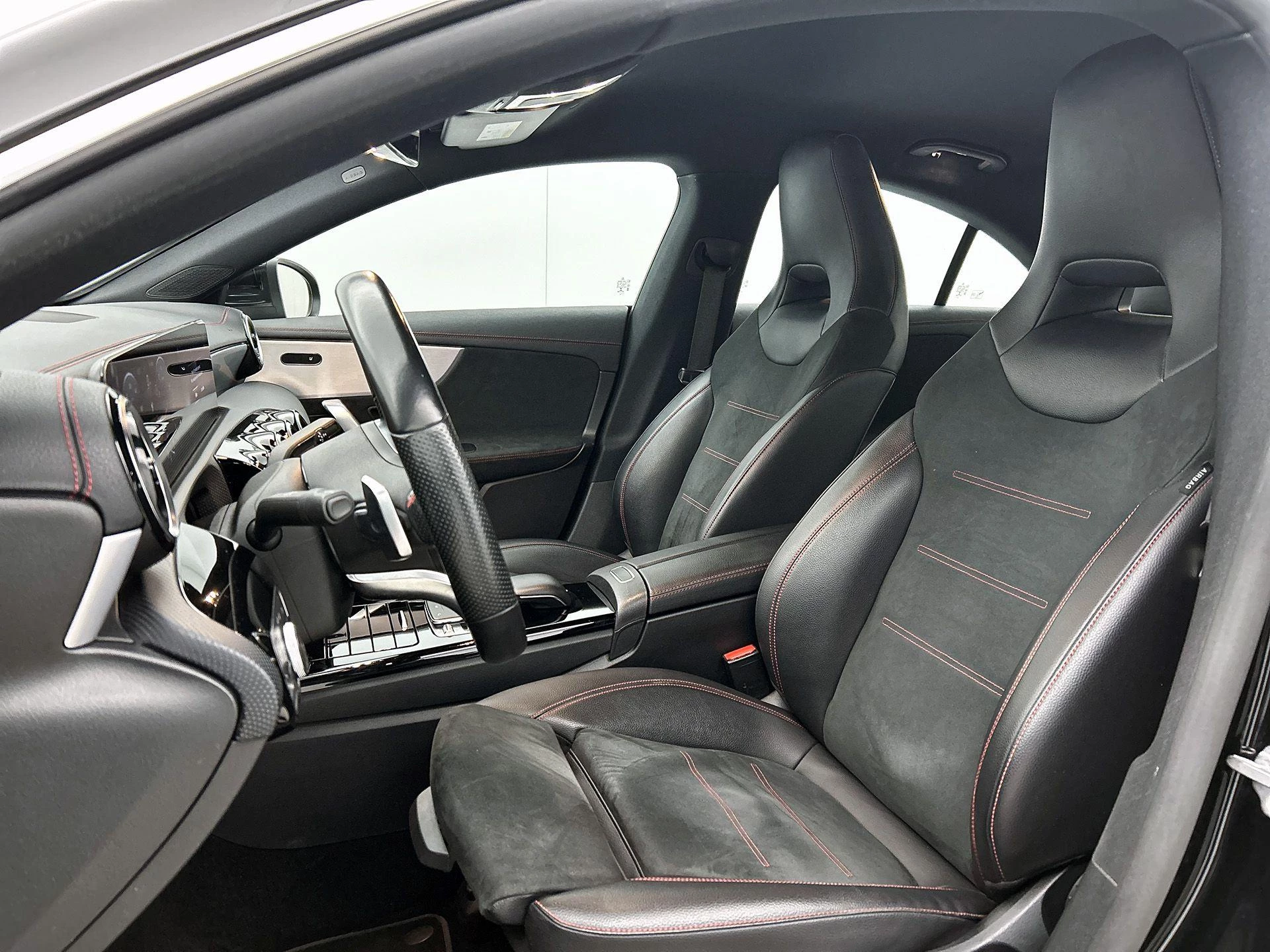 Mercedes-Benz-CLA-image-31