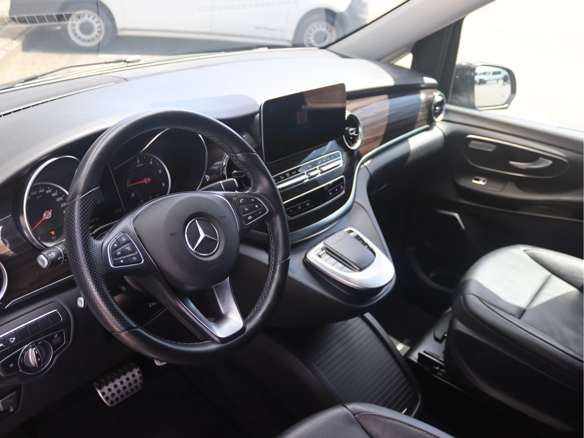 Mercedes-Benz V-Klasse 250d L2 D.C. Edition | AMG/CLIMA/NAVI/360° CAMERA | Certified