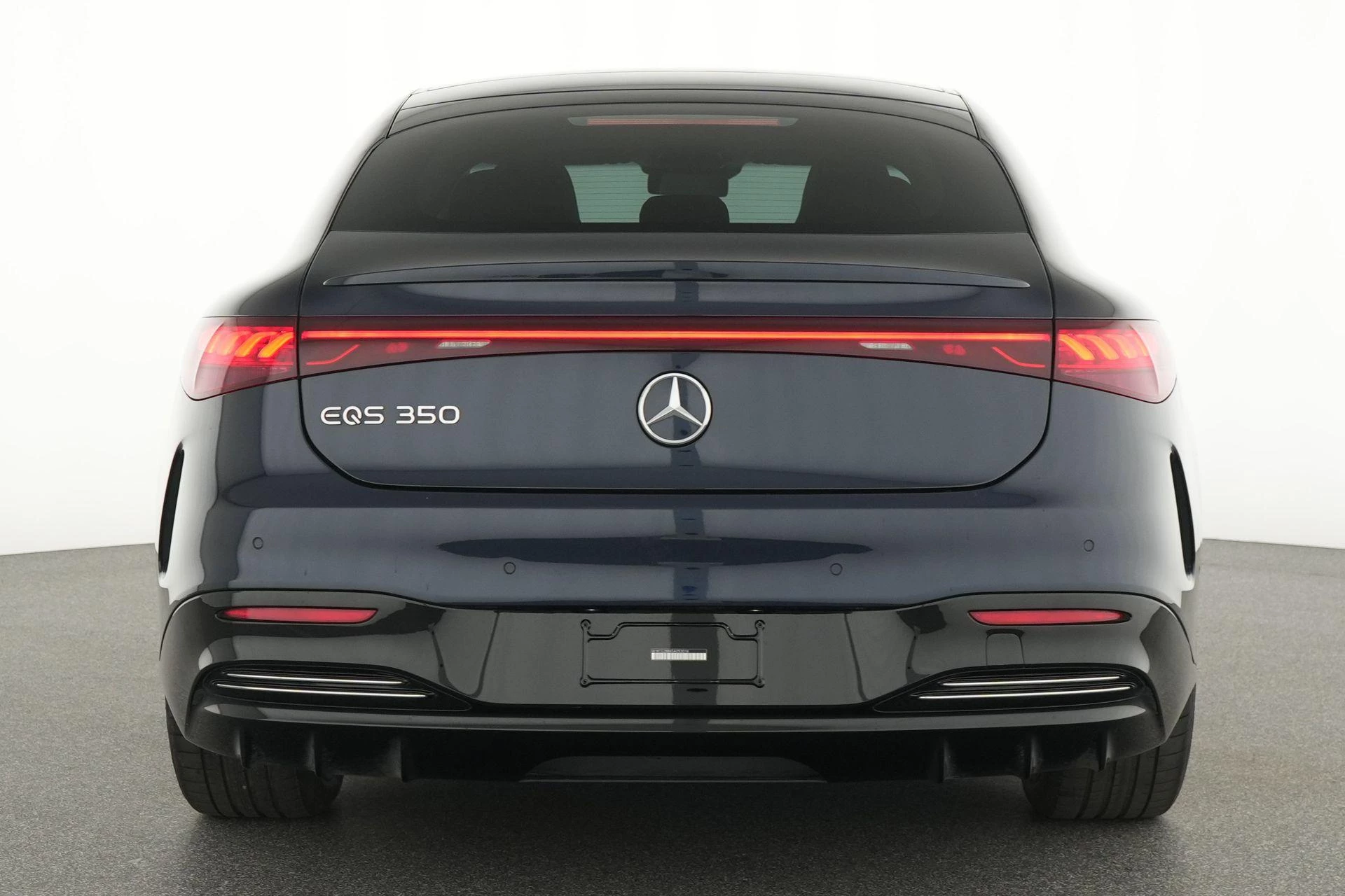 Mercedes-Benz-EQS-image-6