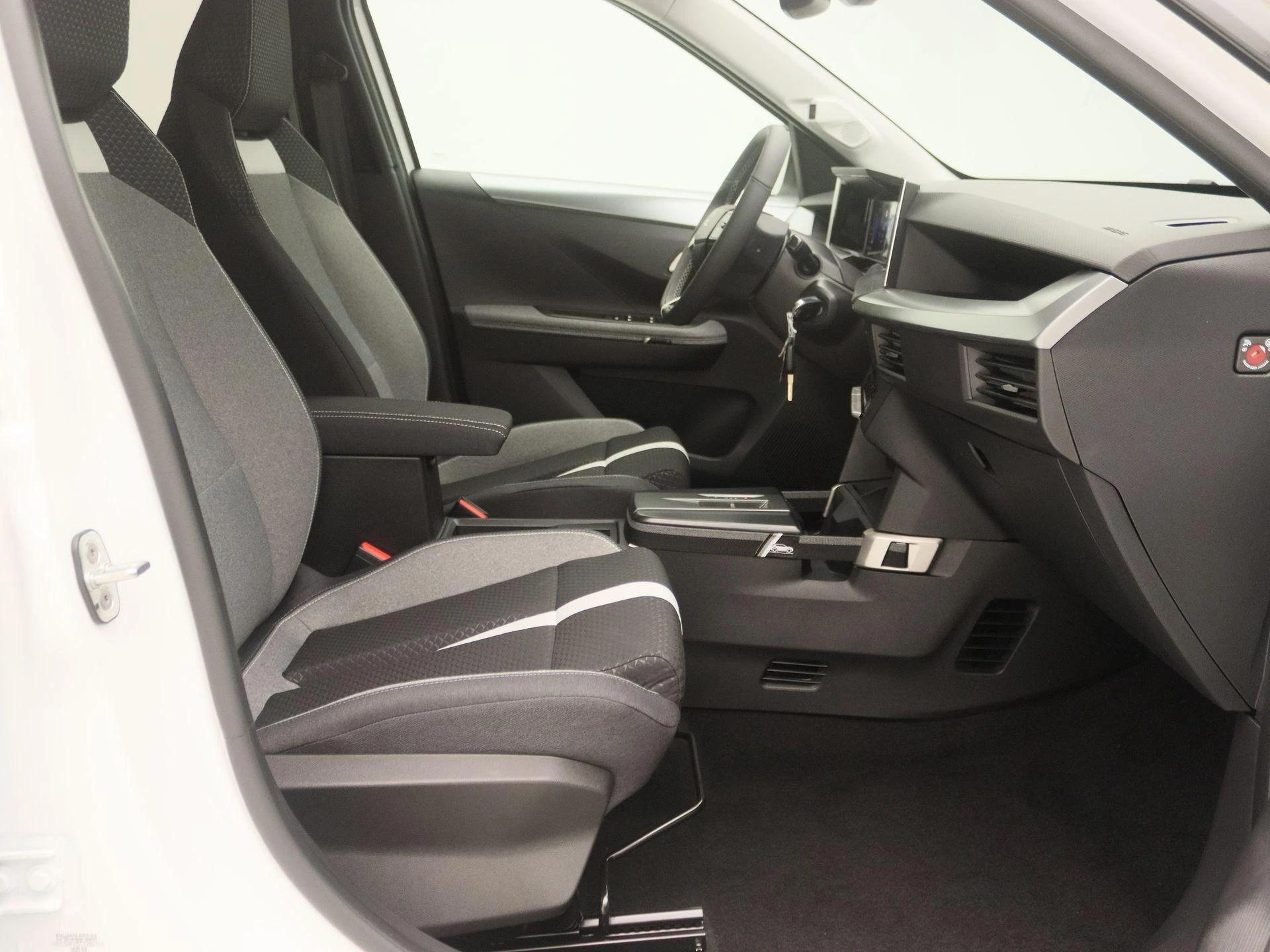 Opel-Frontera-image-22