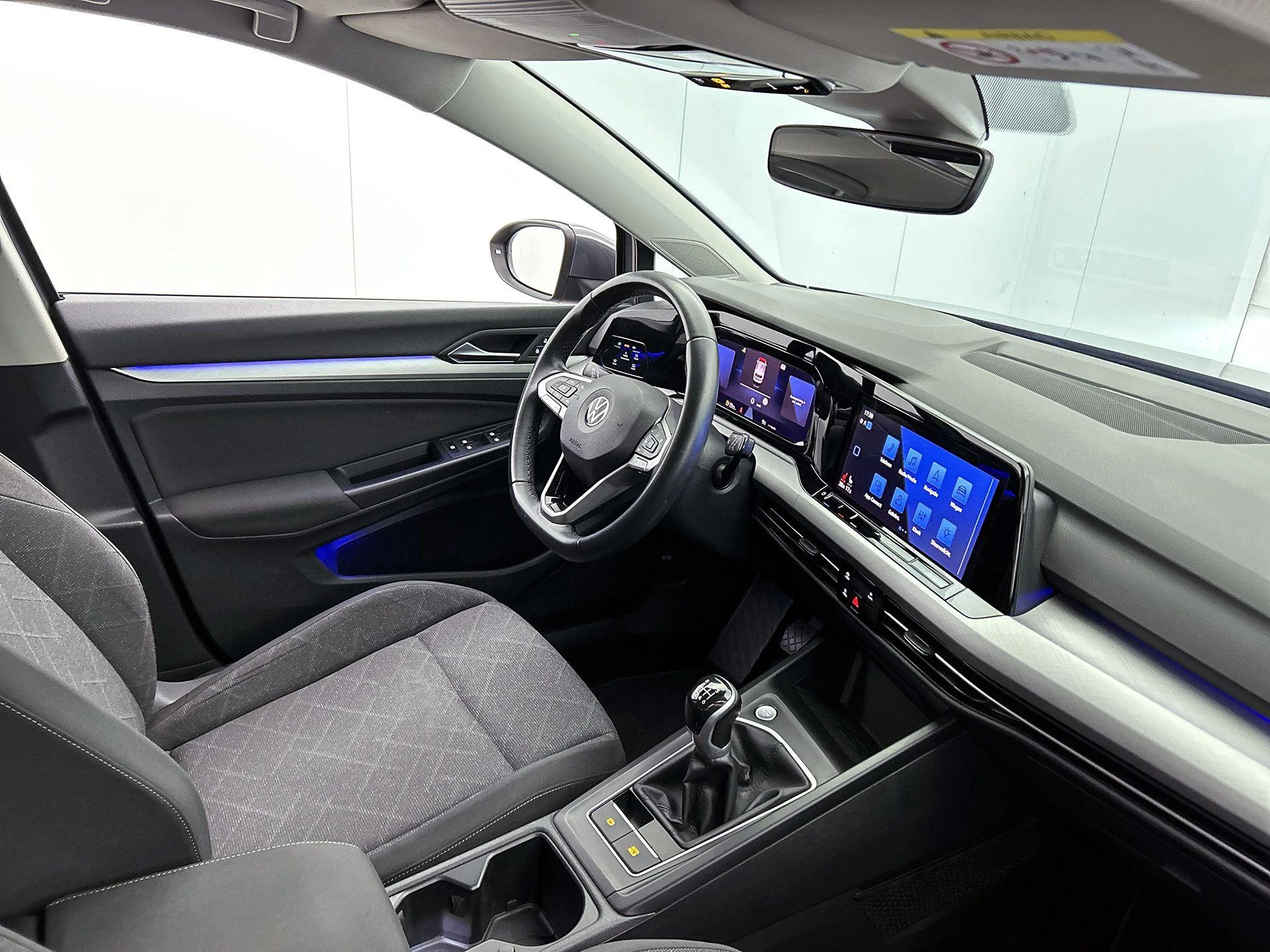 Volkswagen-Golf-image-19