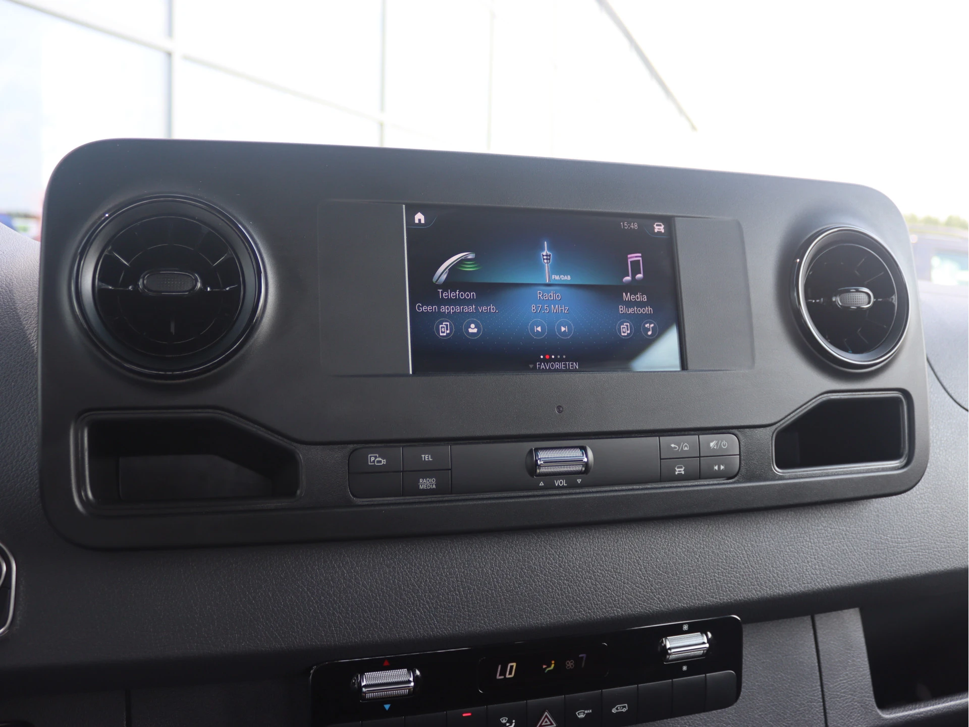 Mercedes-Benz-Sprinter-image-9