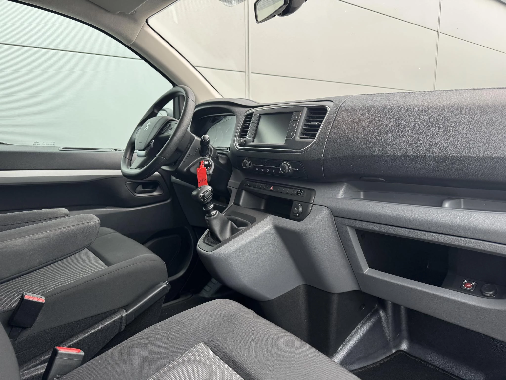 Peugeot-Expert-image-31