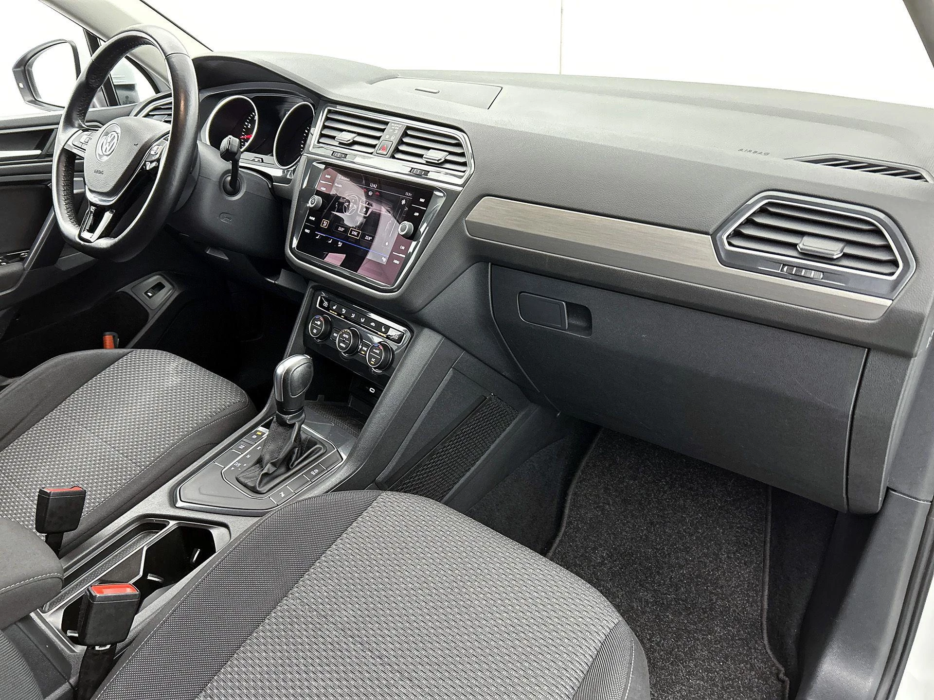 Volkswagen-Tiguan Allspace-image-20