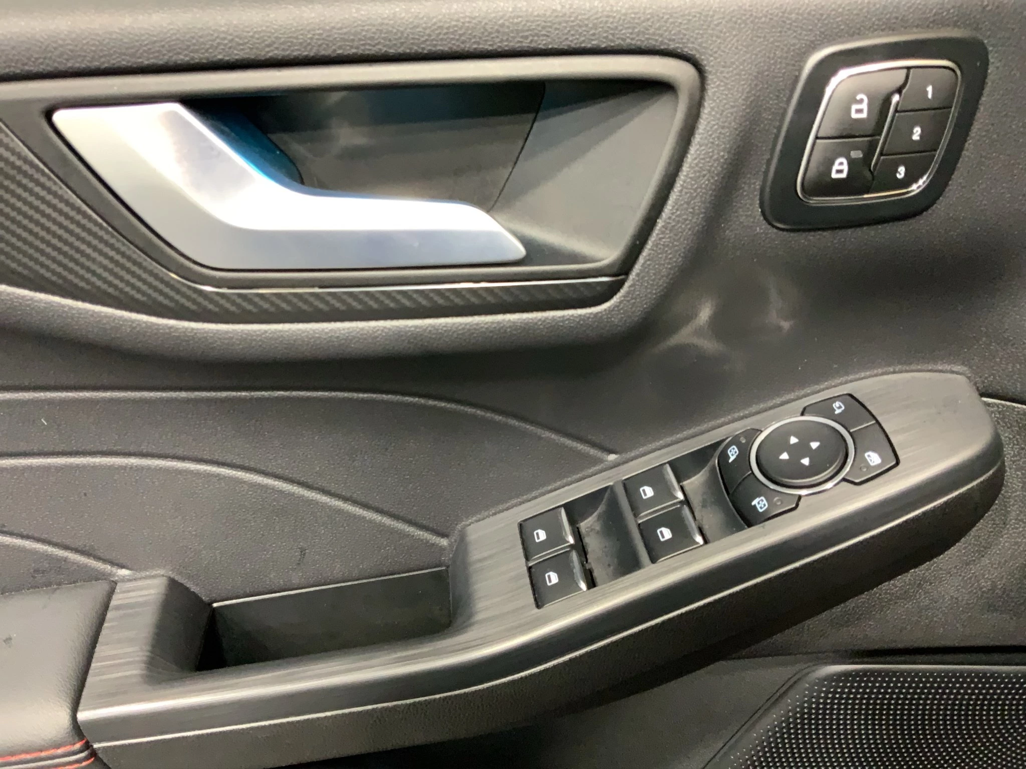 Ford Kuga ST-Line X Aut.*360GRAD*LED-MATRIX*NAVI*GRA*WINTER-PKT.