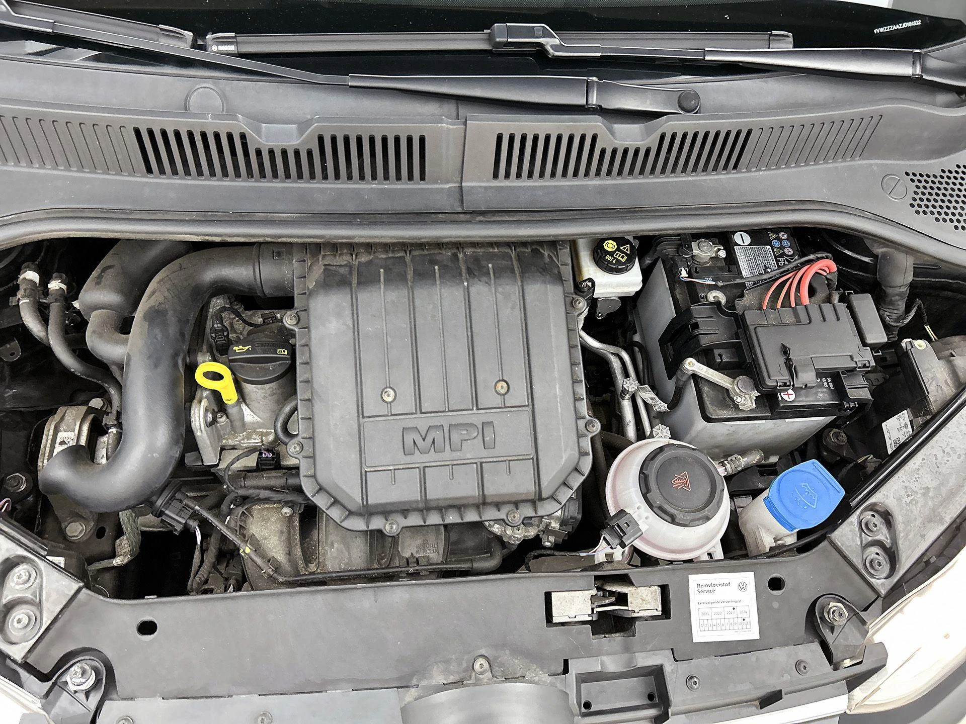 Volkswagen-up!-image-24