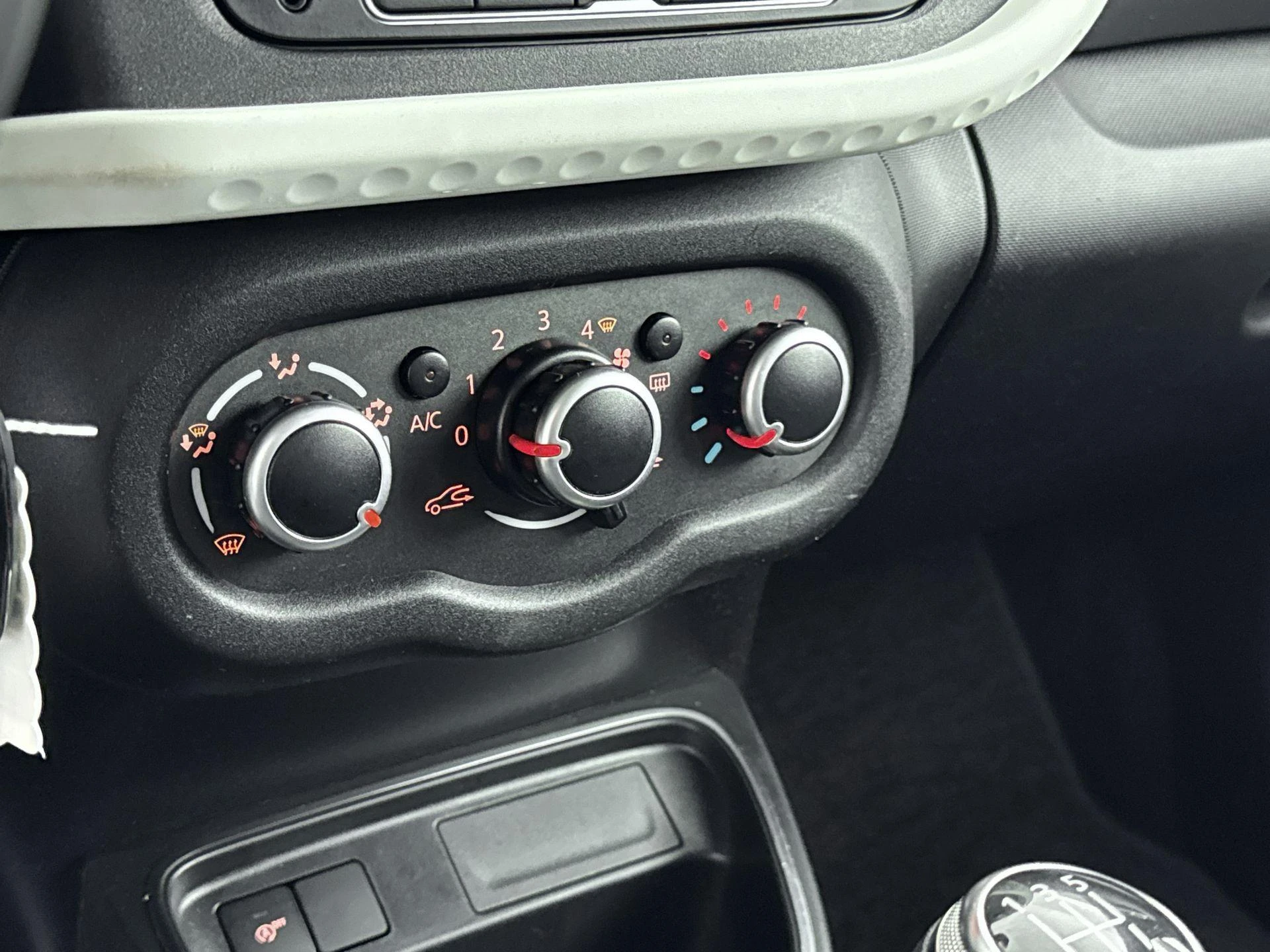 Renault-Twingo-image-6