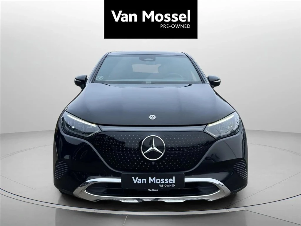Mercedes-Benz-EQE-image-1