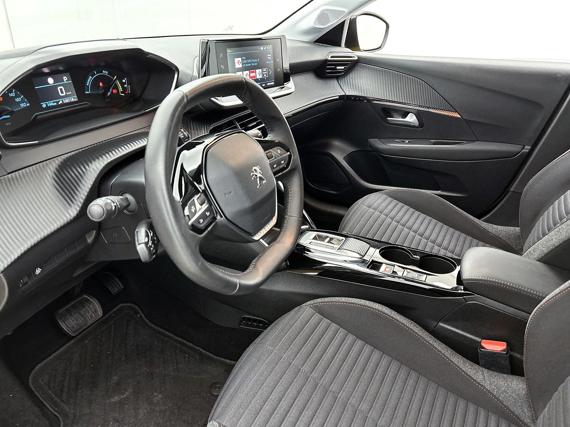 Peugeot-e-208-image-20