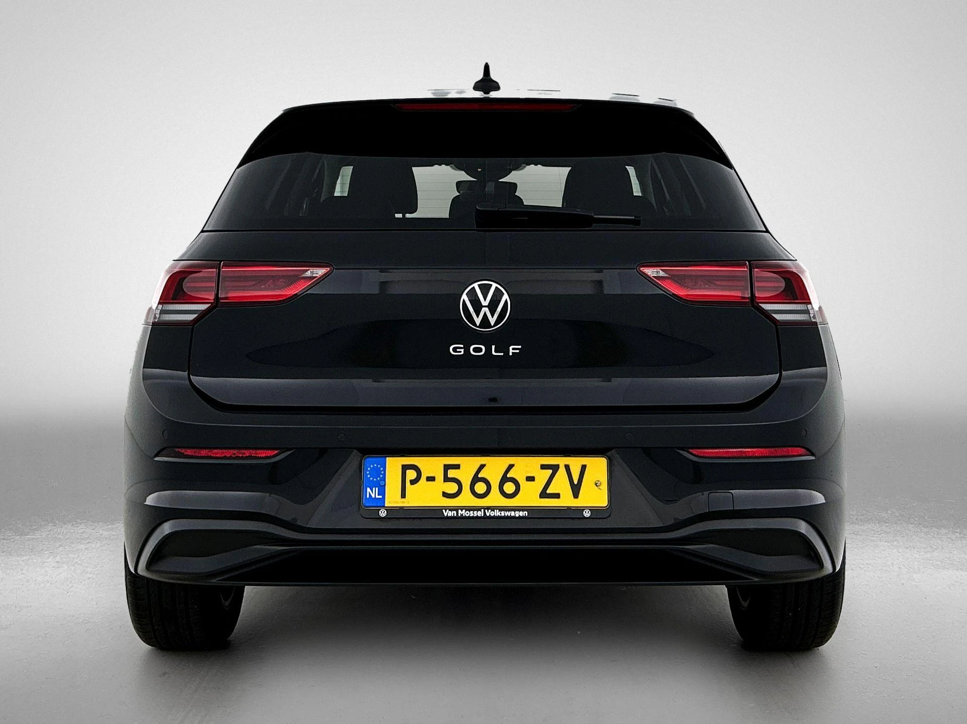 Volkswagen-Golf-image-2
