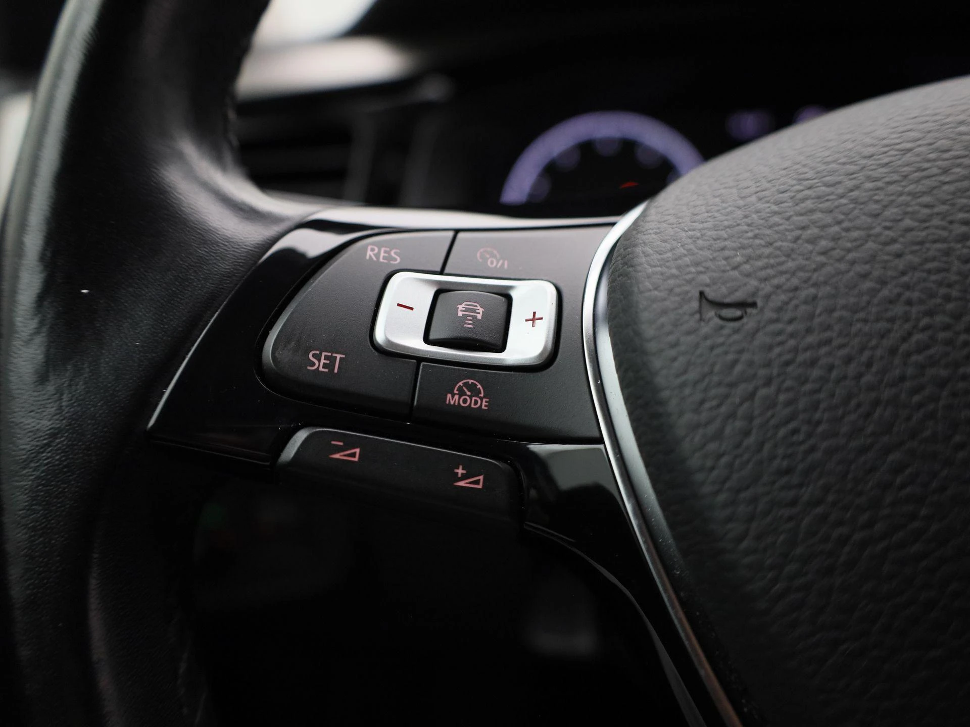 Volkswagen-Polo-image-16