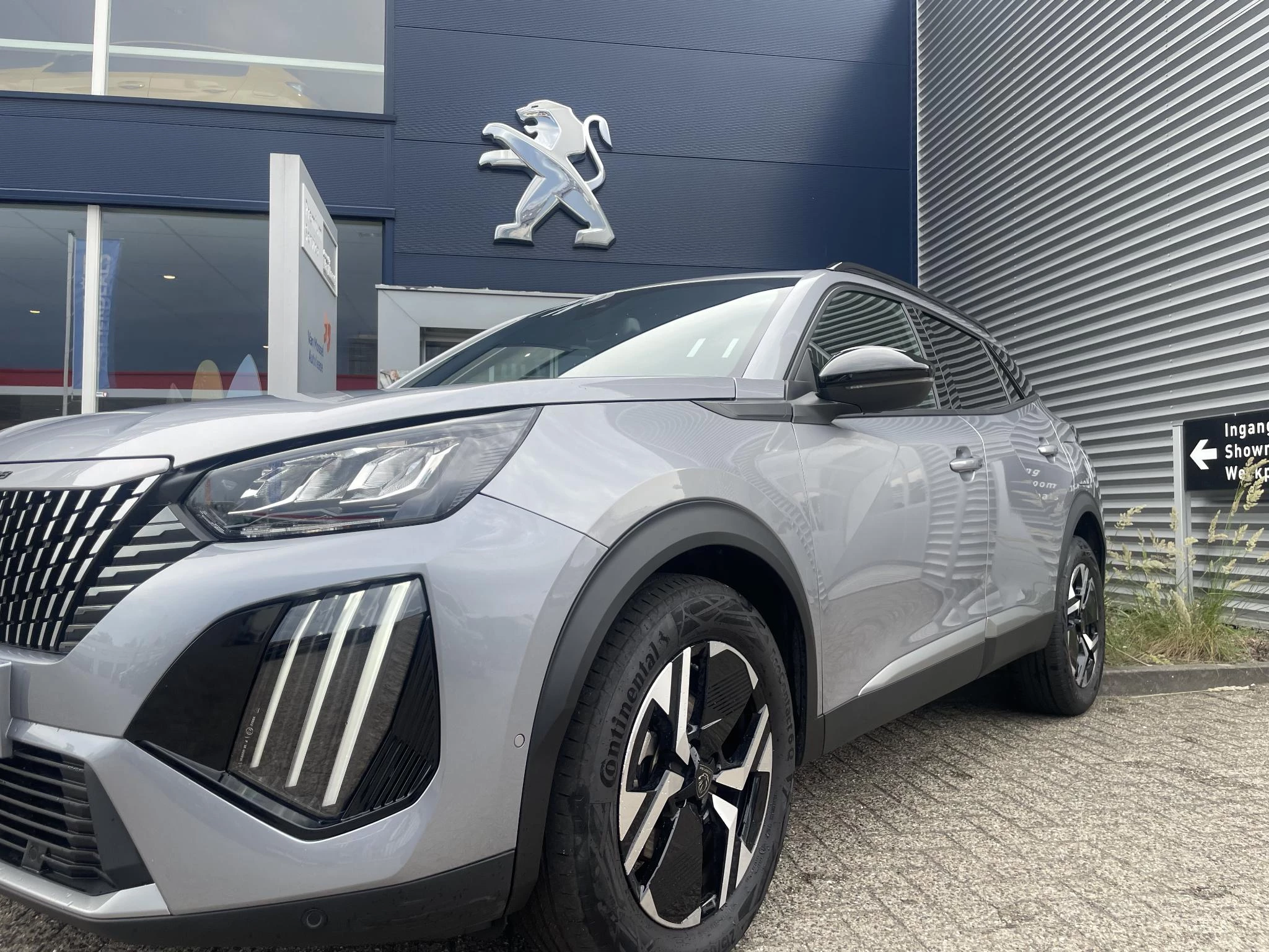 Peugeot-2008-image-2