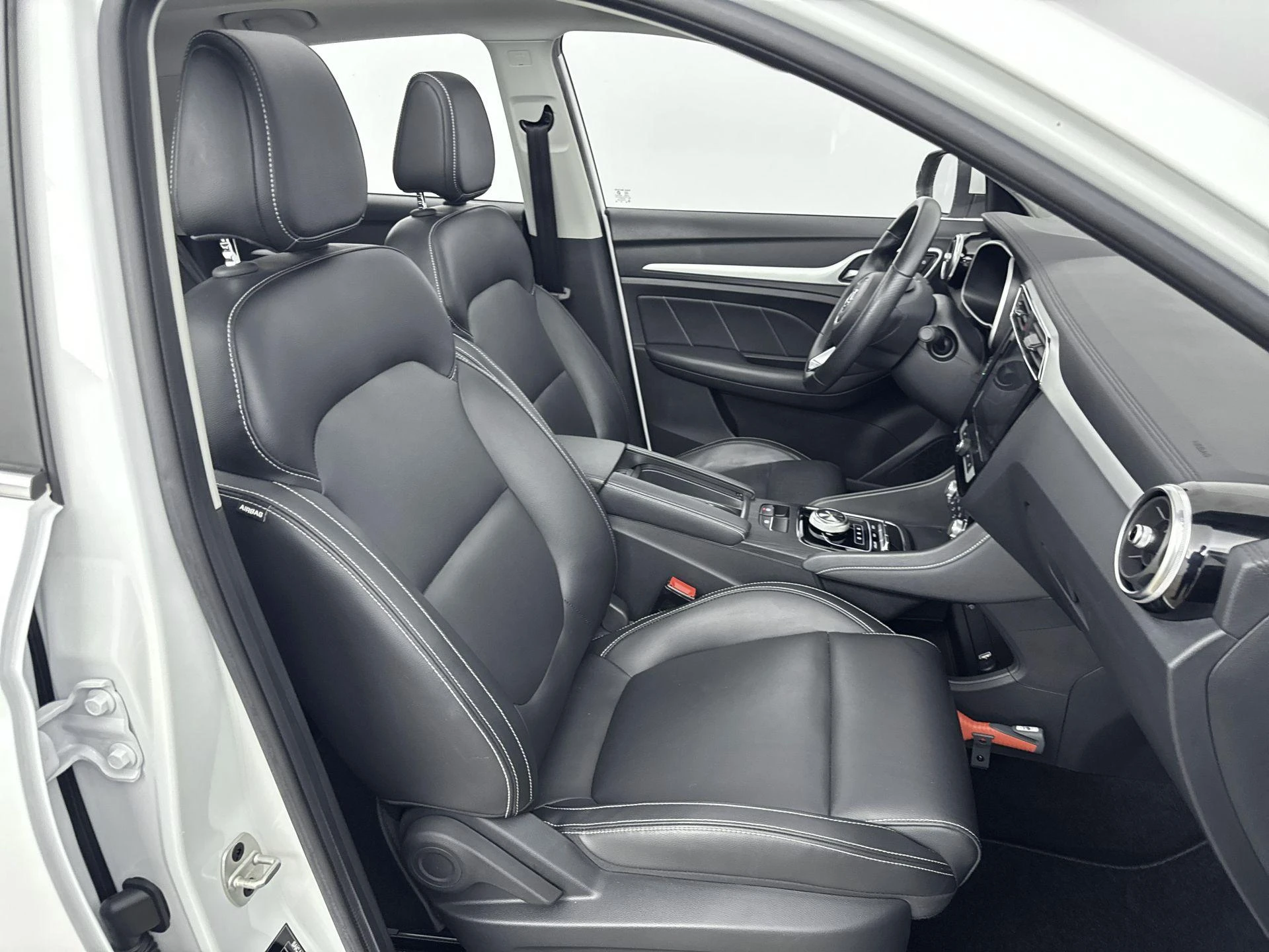 MG-ZS EV-image-28