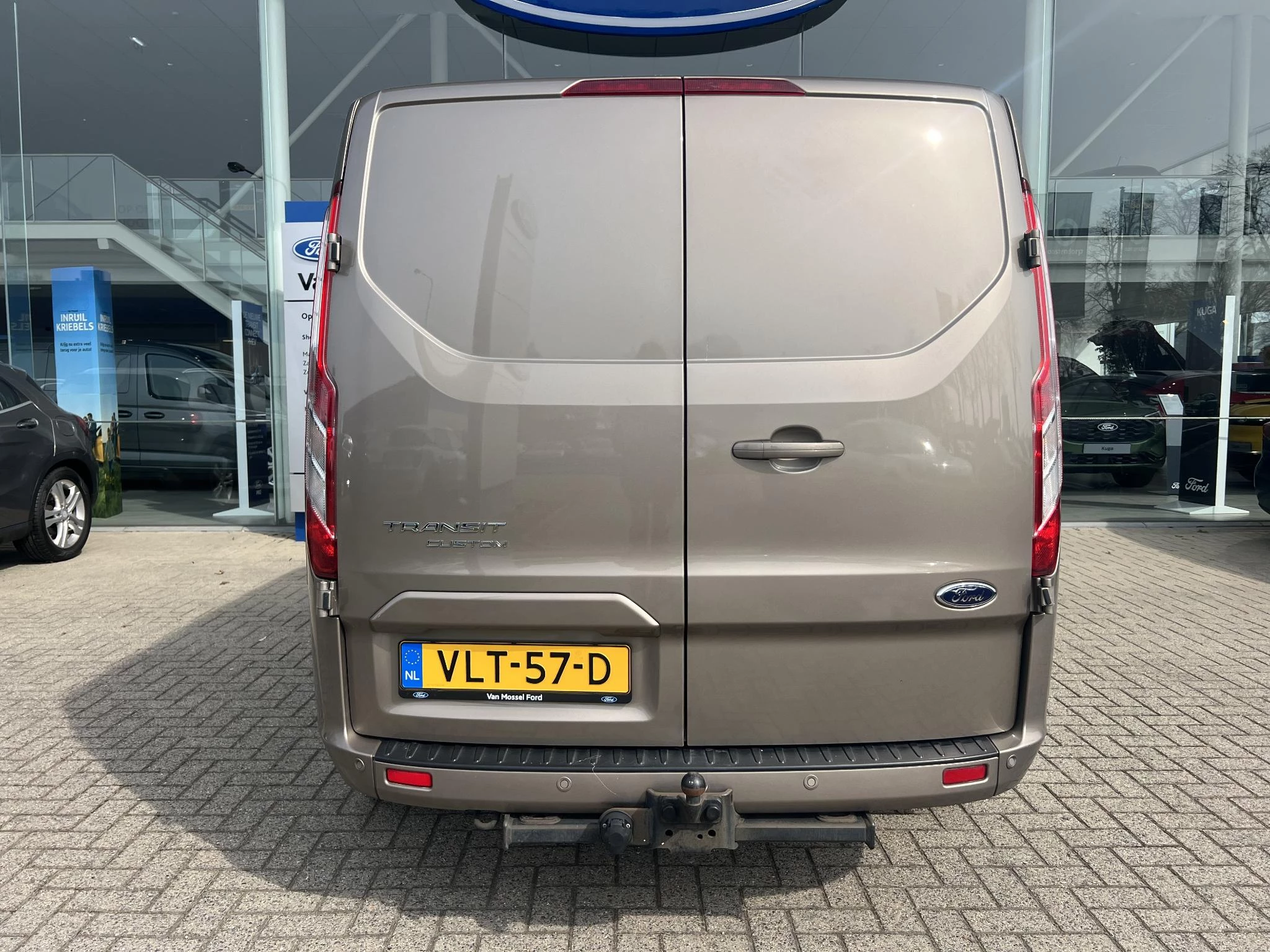 Ford-Transit Custom-image-3