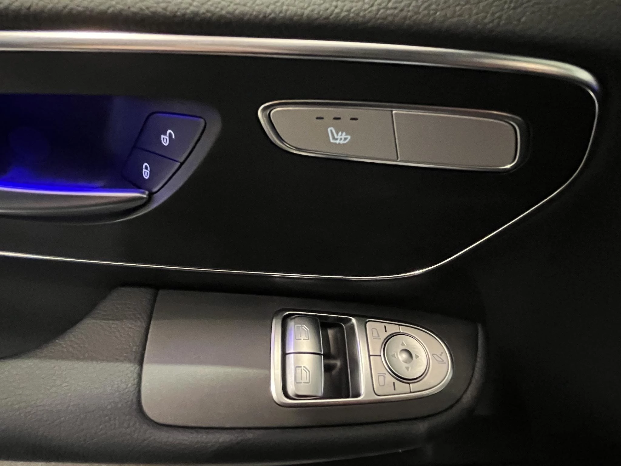 Mercedes-Benz-Classe V-image-14