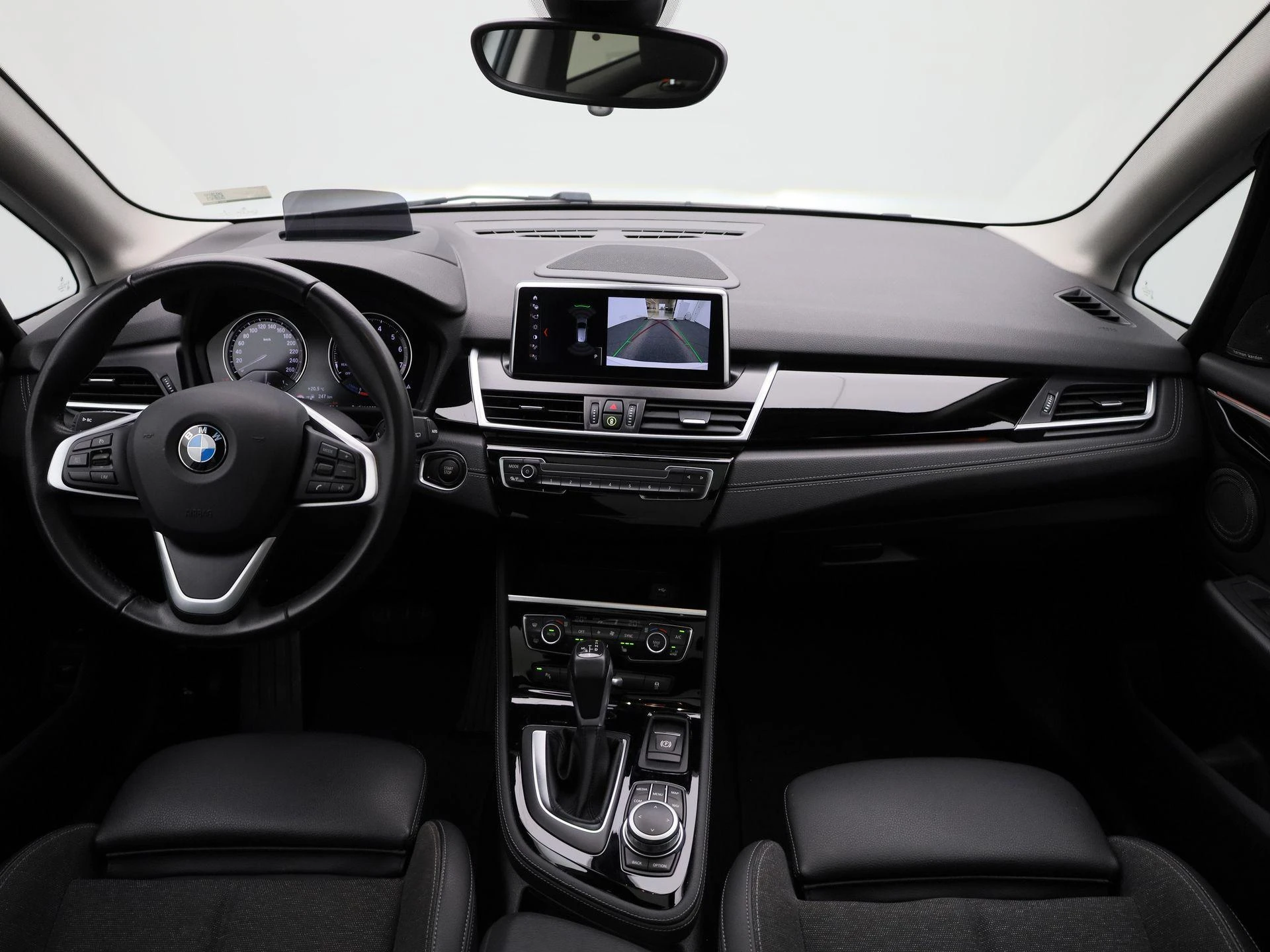 BMW-2 Serie-image-38