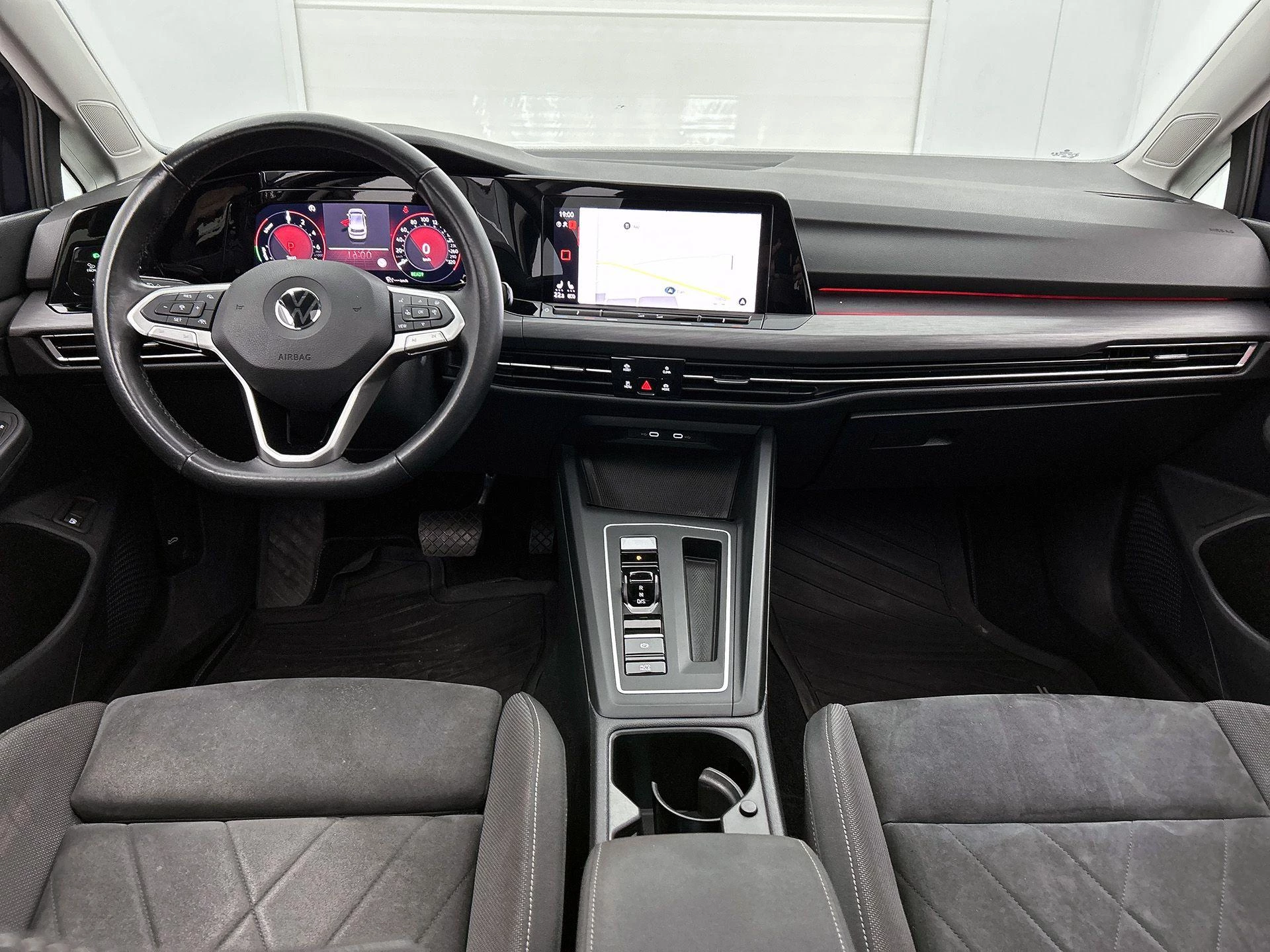Volkswagen-Golf-image-22