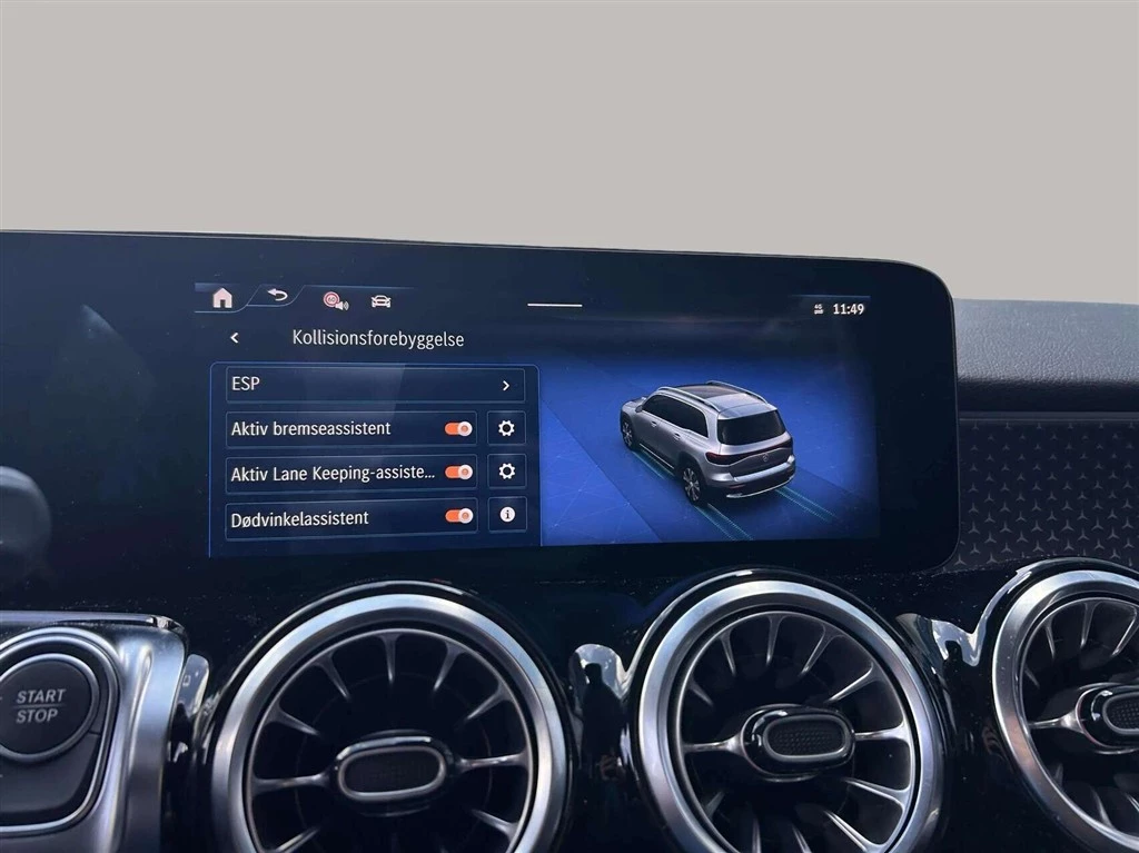 Mercedes-Benz-EQB-image-16