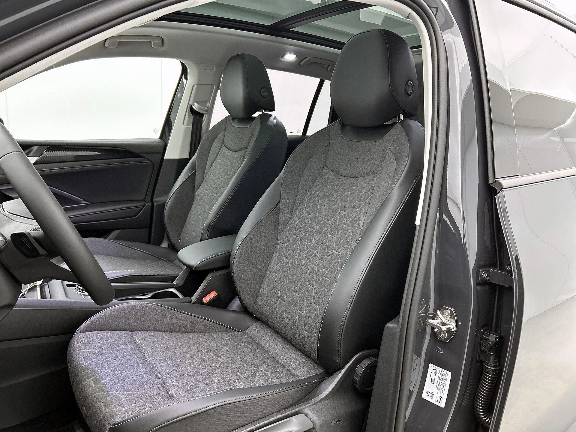 Volkswagen-Tiguan-image-5