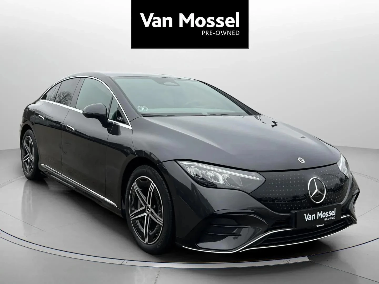 Mercedes-Benz-EQE-image-2