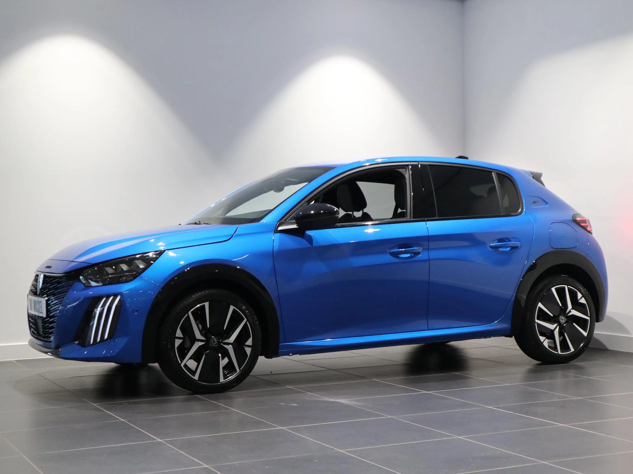 Peugeot-e-208-image-2