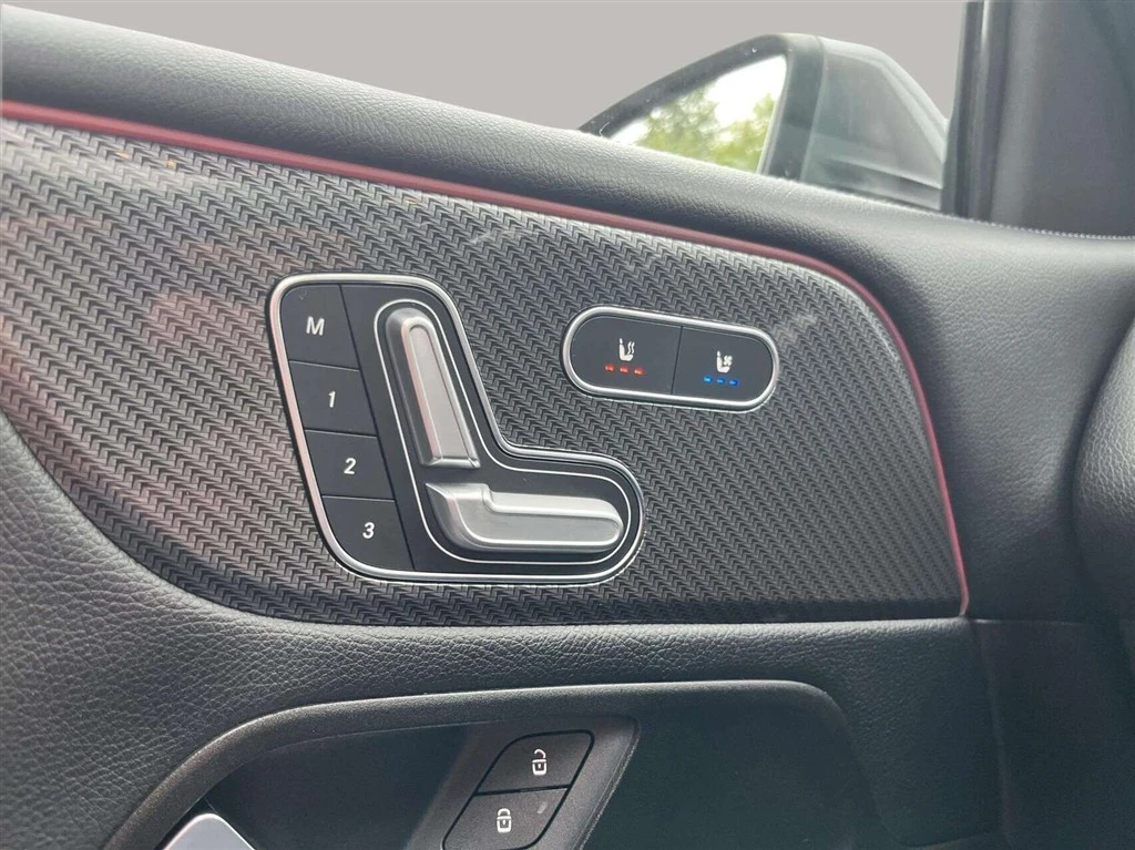 Mercedes-Benz-GLB-image-10