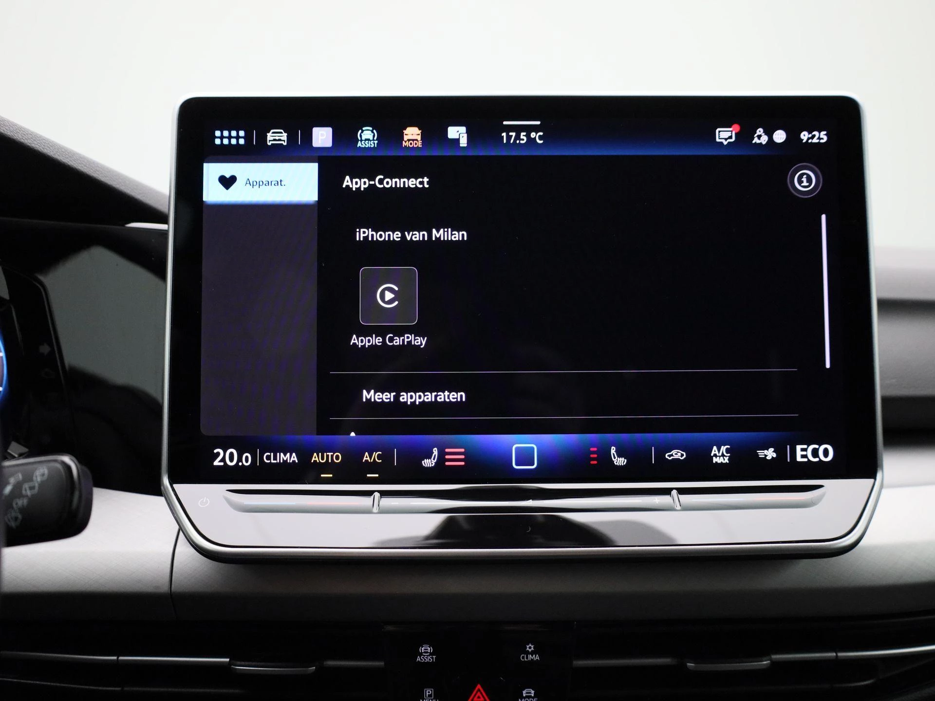 Volkswagen-Golf-image-21