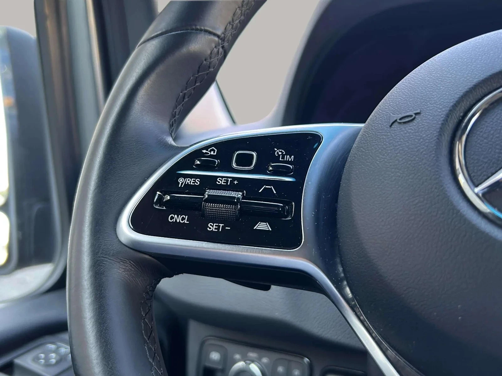 Mercedes-Benz-Sprinter-image-10