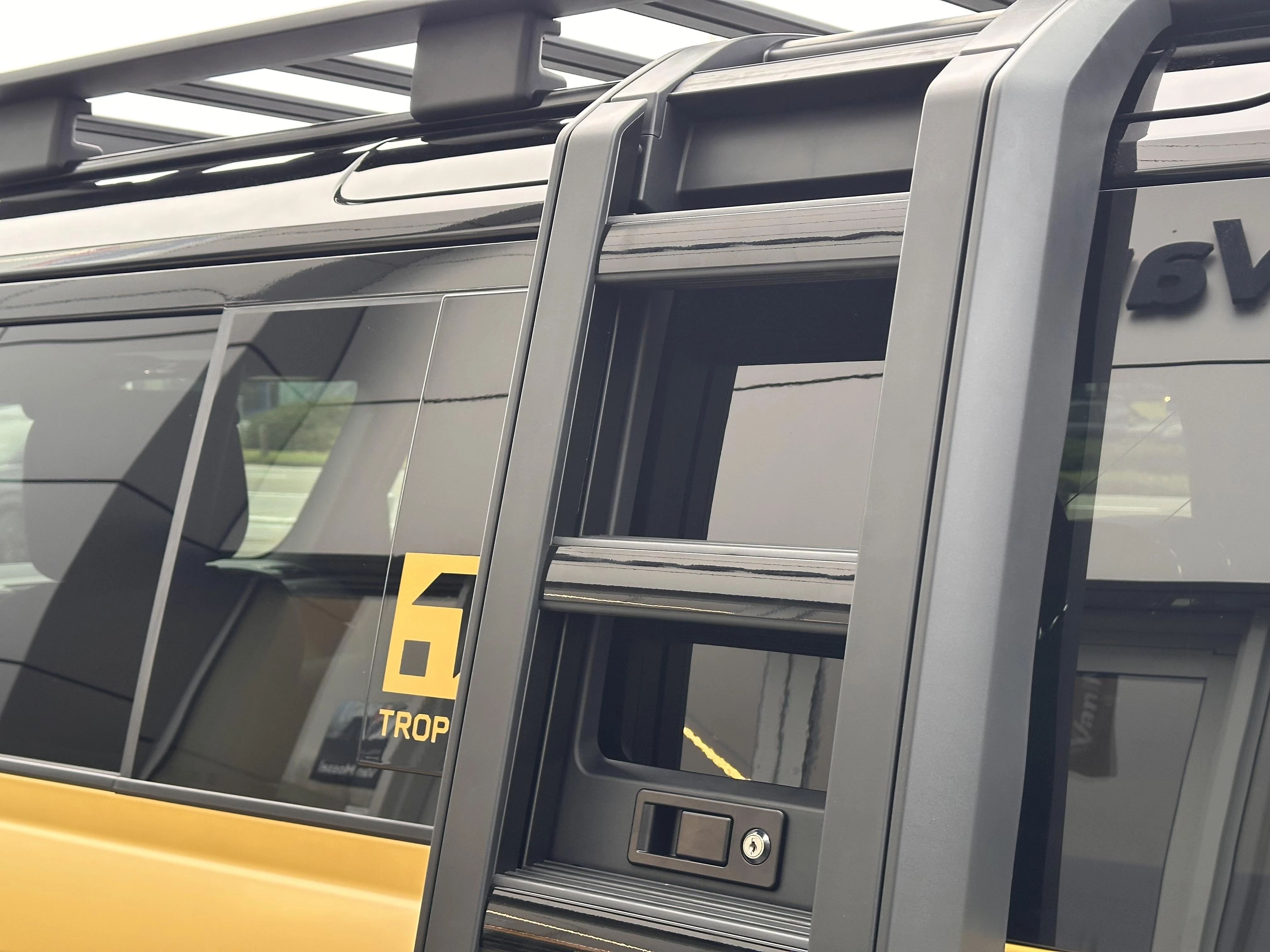 Land Rover-Defender-image-35