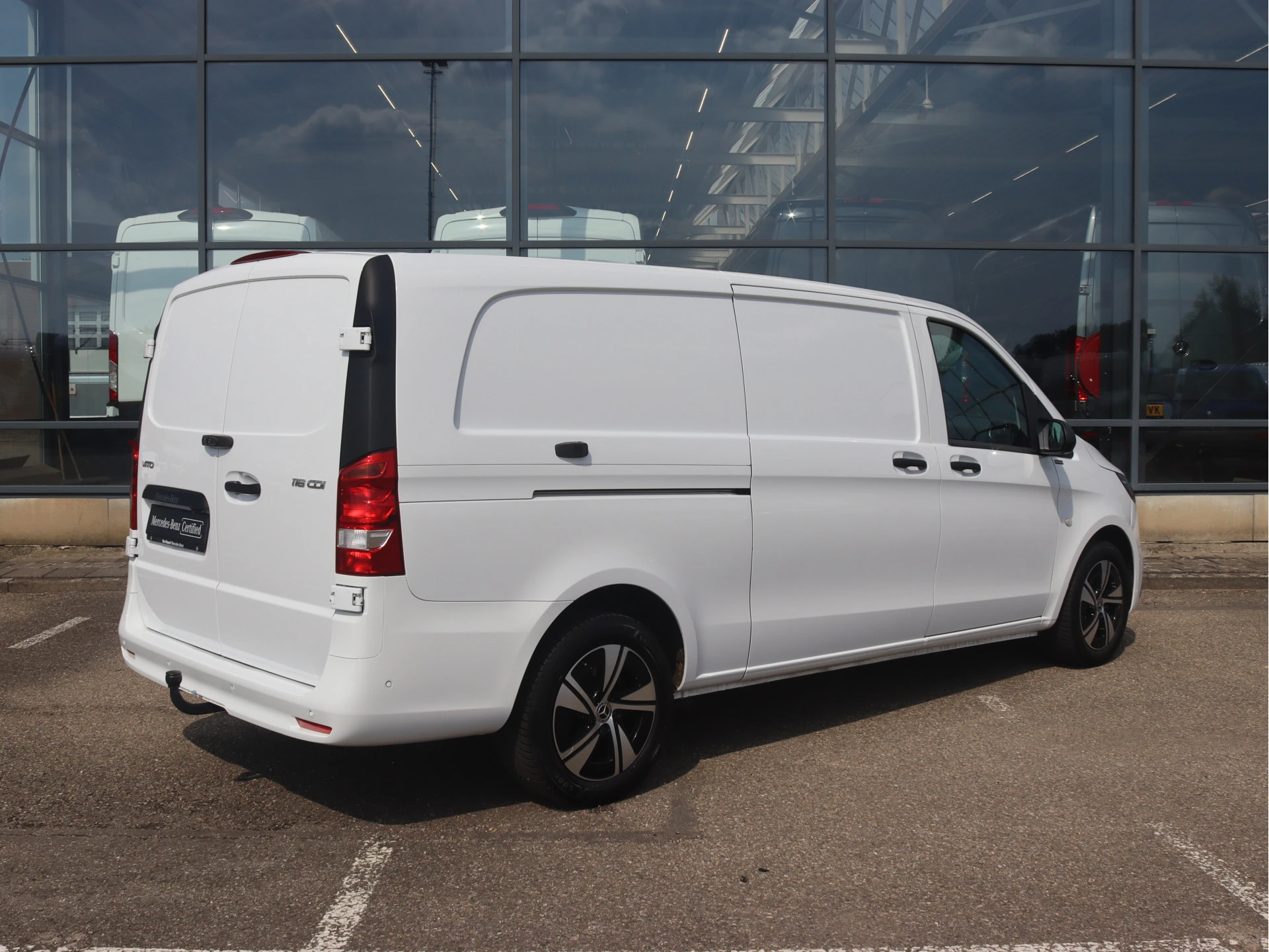 Mercedes-Benz-Vito-image-1