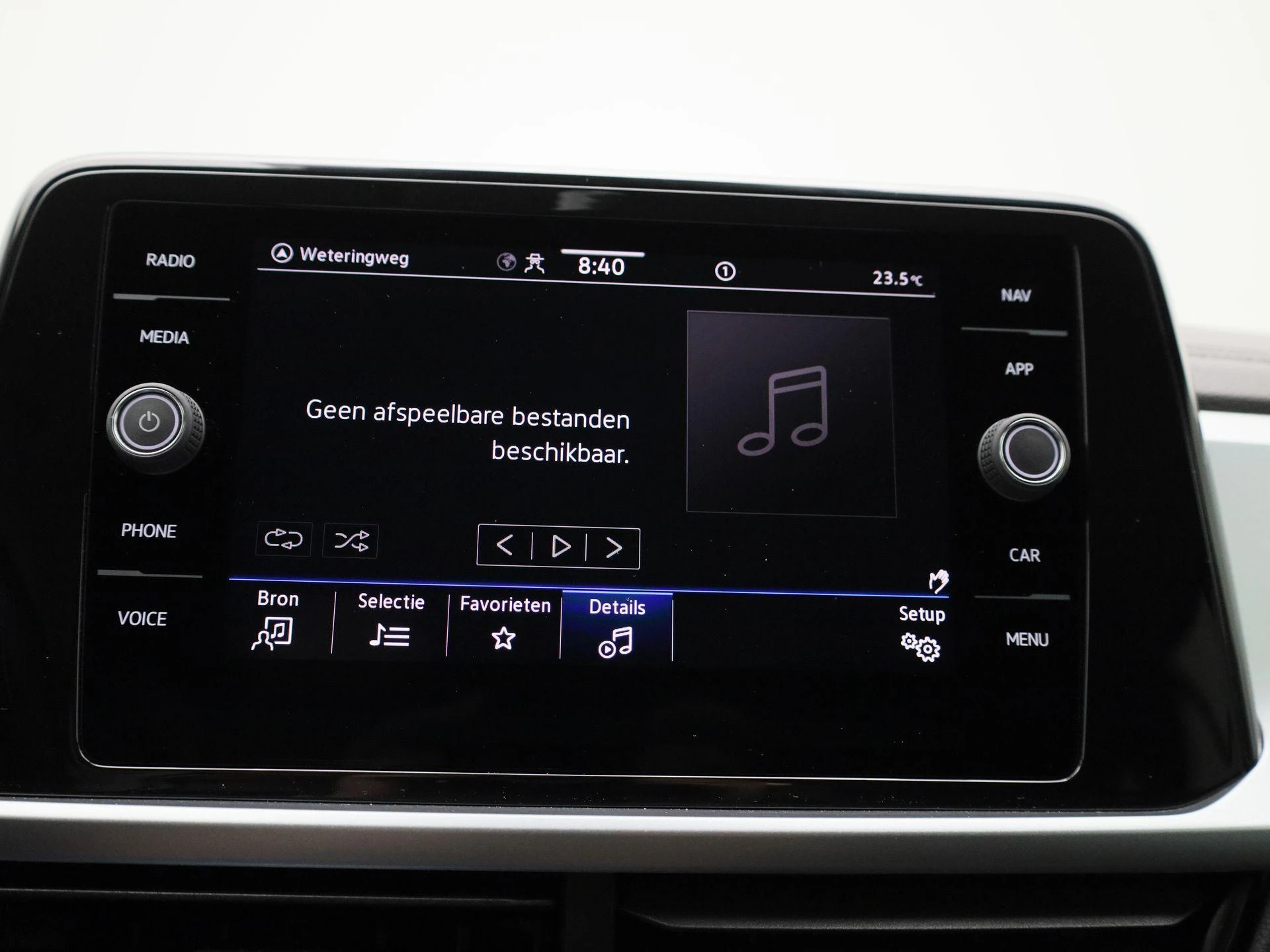 Volkswagen-T-Roc-image-19