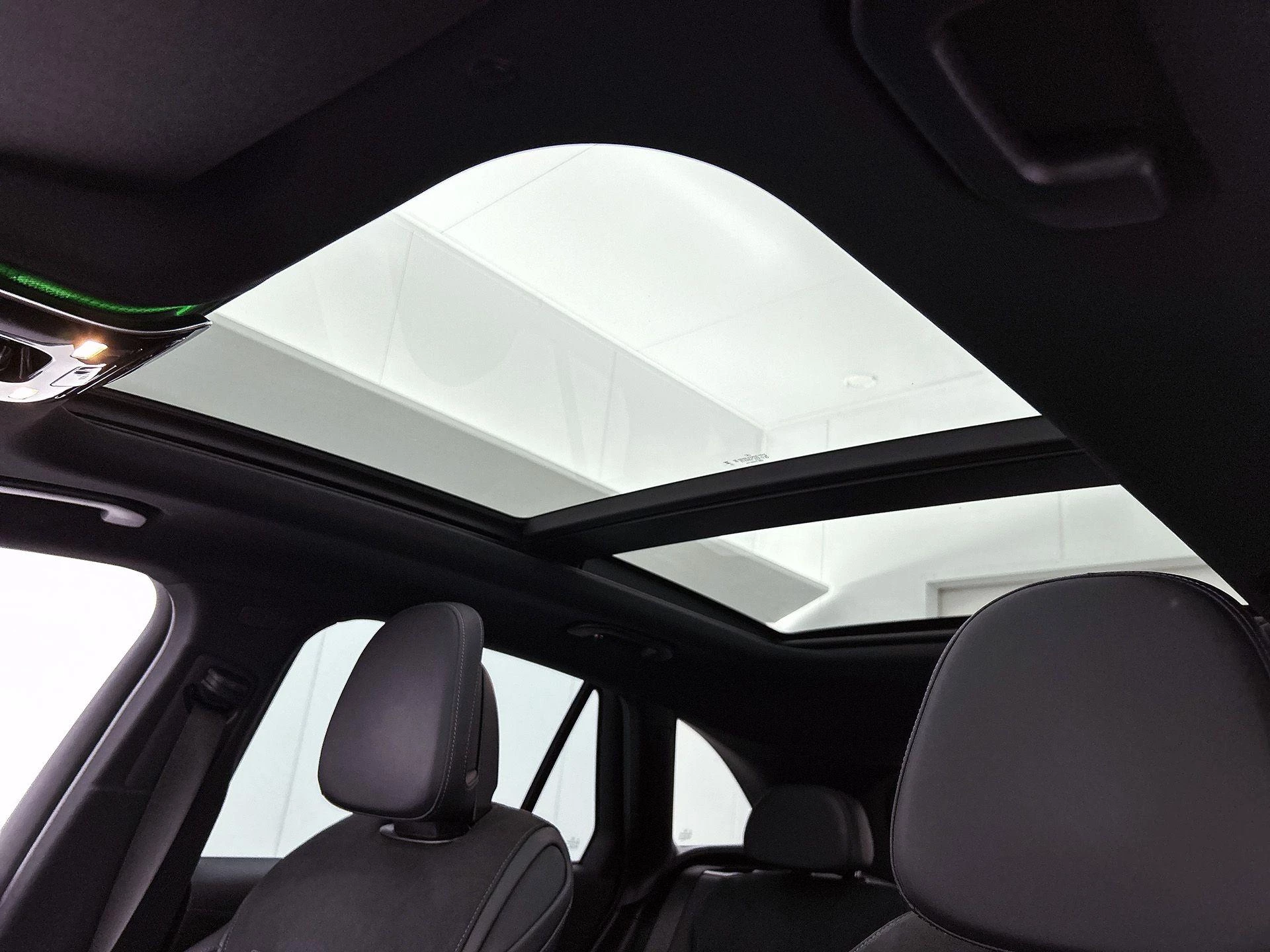 Mercedes-Benz-GLC-image-41