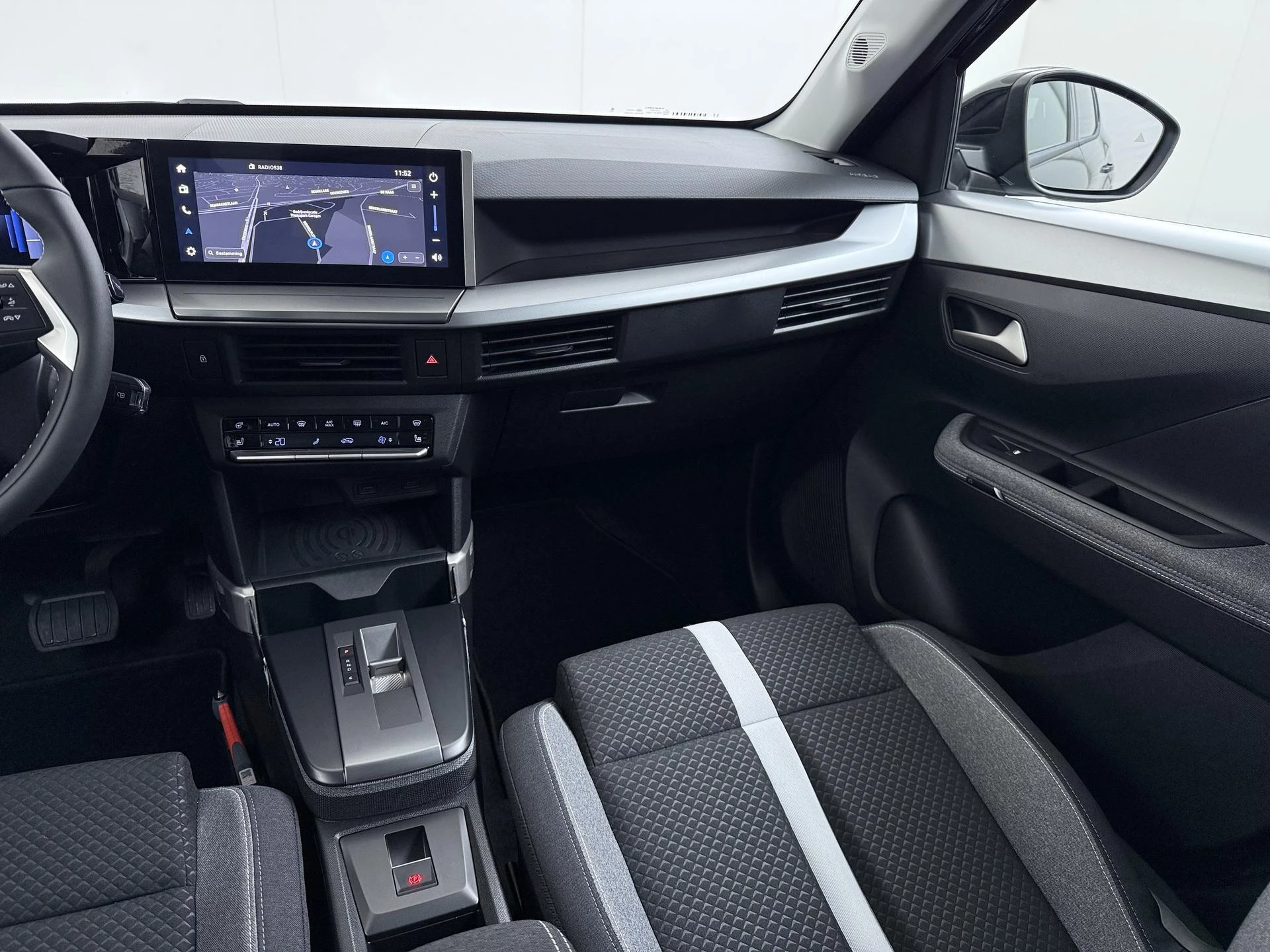 Opel-Frontera-image-18