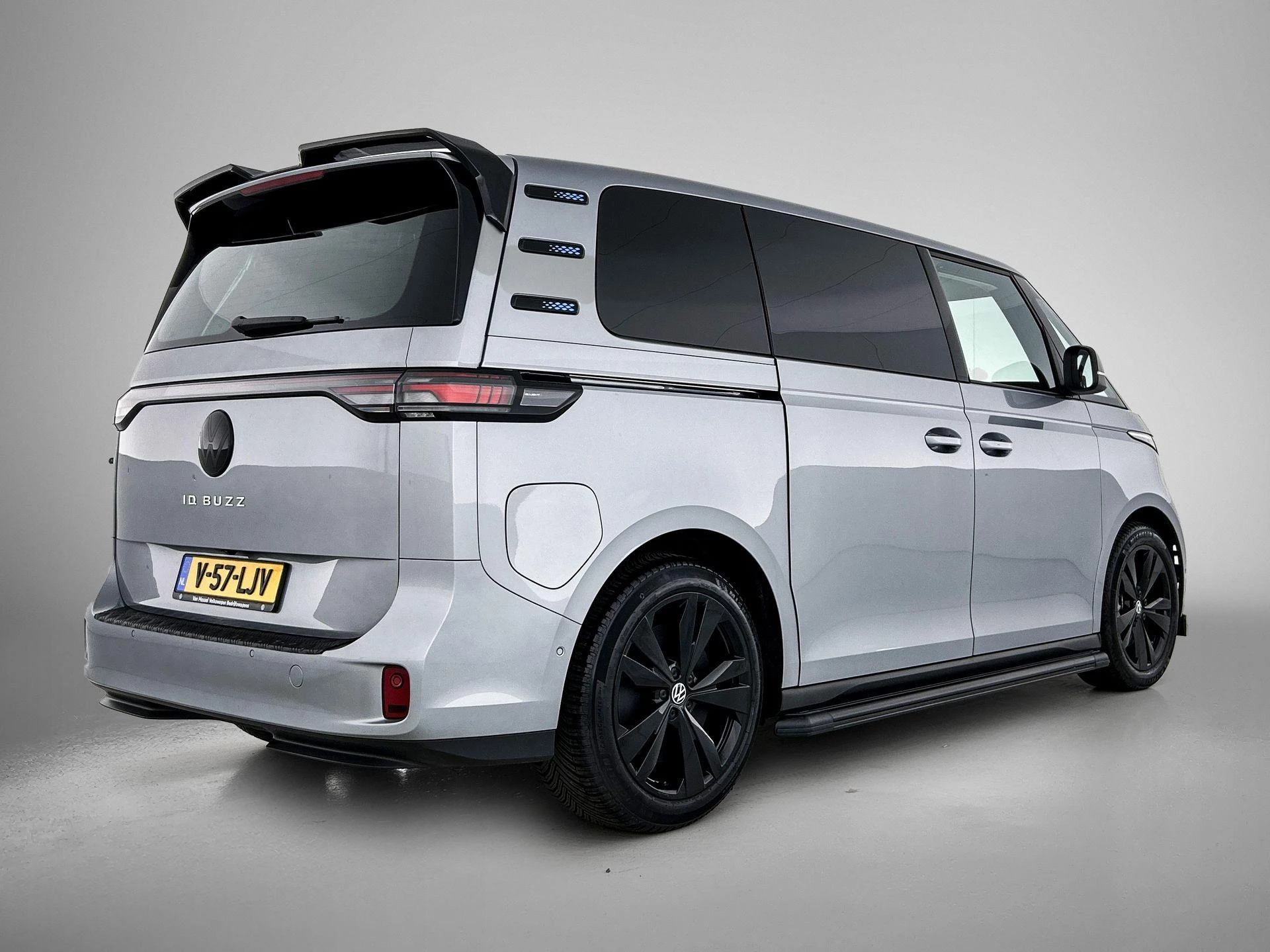 Volkswagen ID. Buzz Cargo Bulli edition 79 kWh 4MOTION 340PK