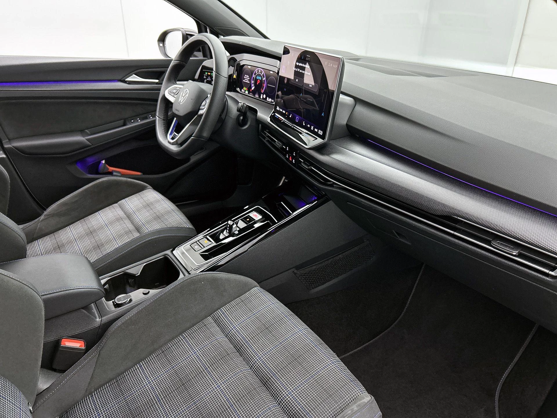 Volkswagen-Golf-image-19