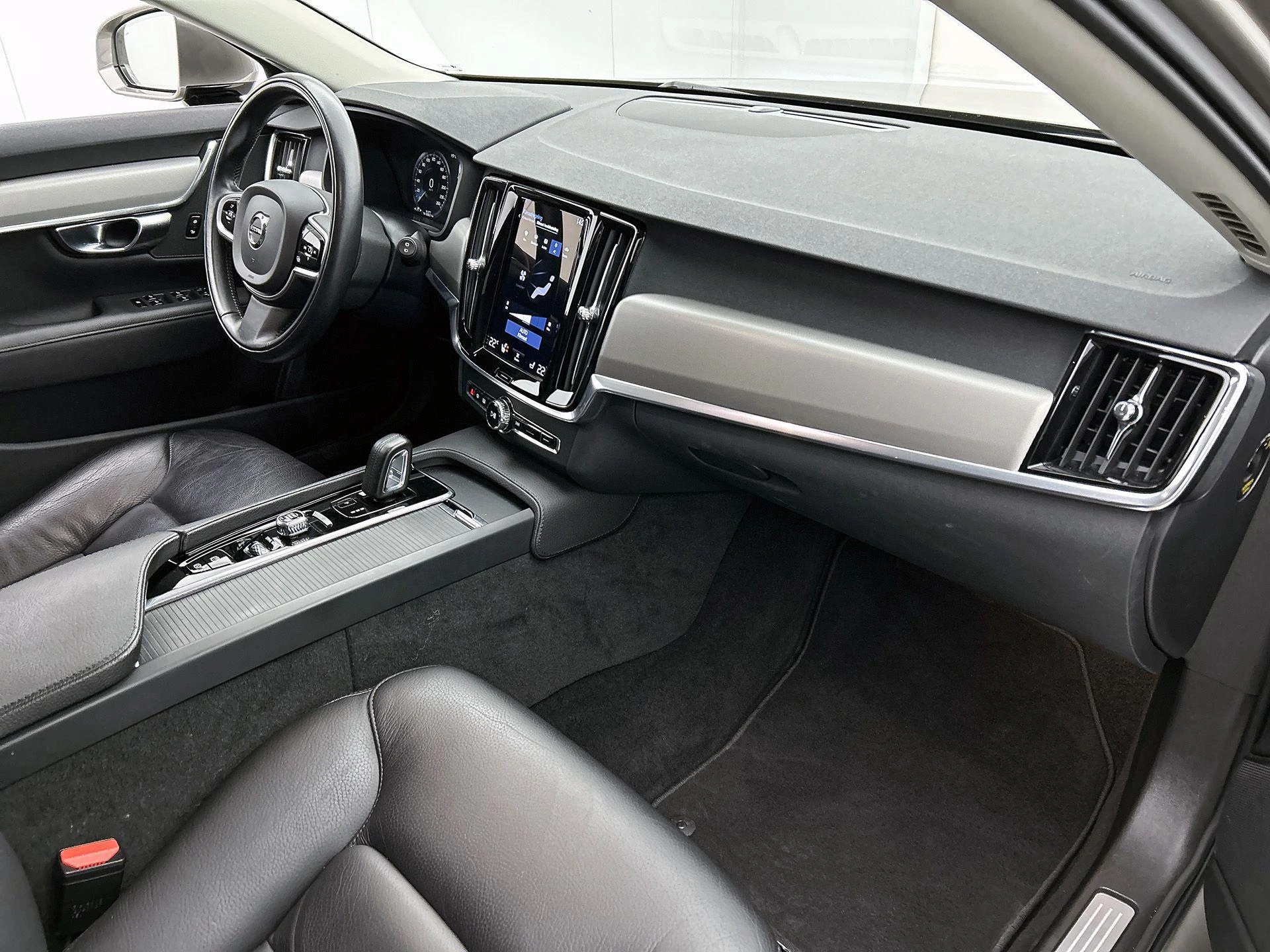 Volvo-V90-image-25