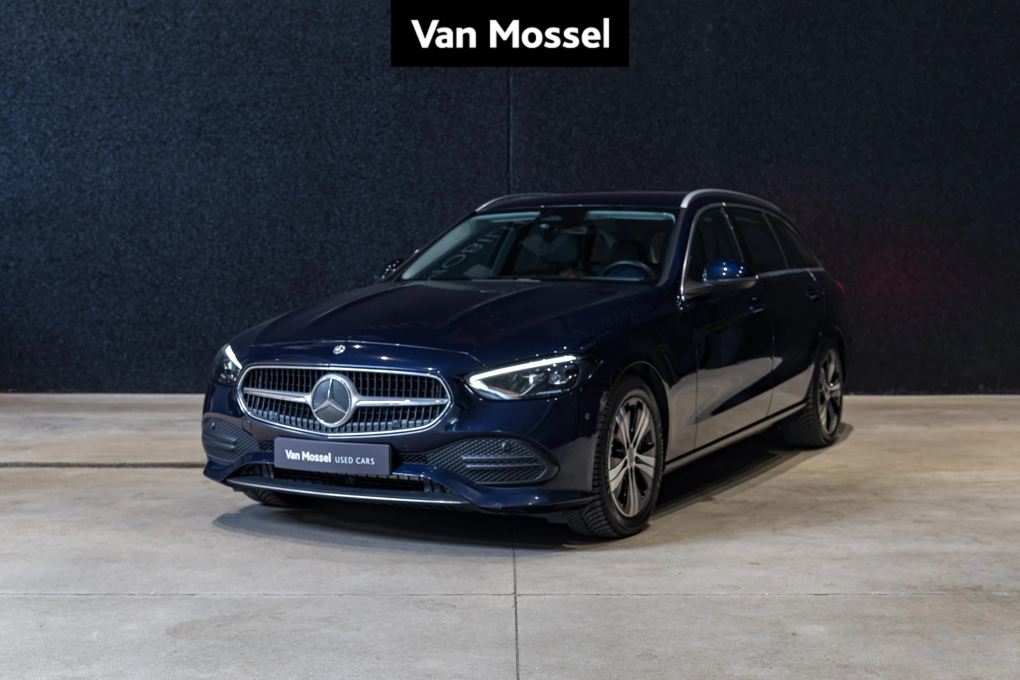 Mercedes-Benz-C-Klasse-image-0