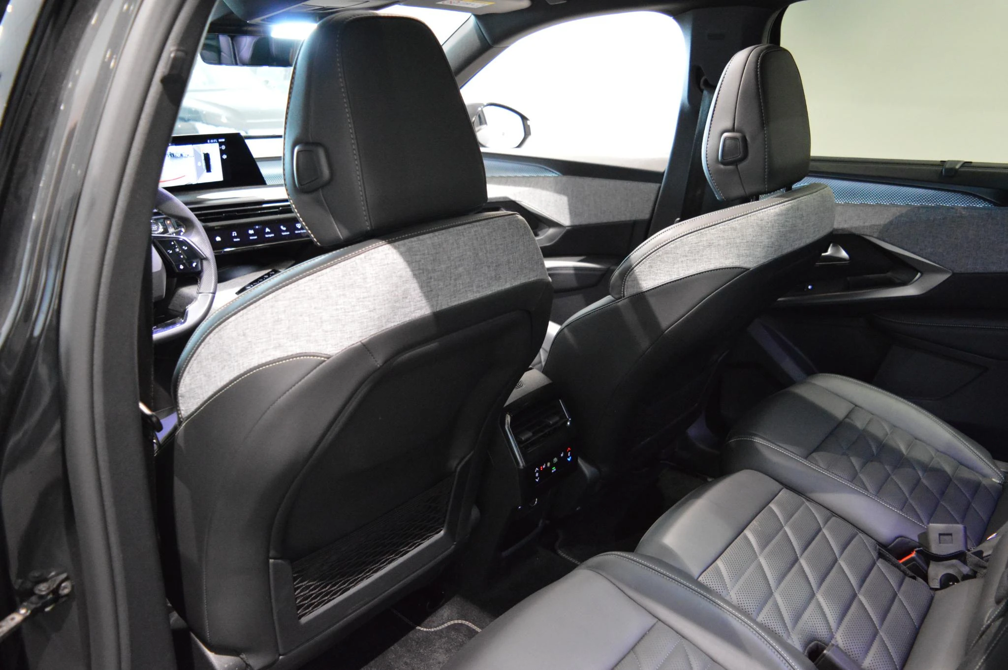 Peugeot-e-5008-image-11
